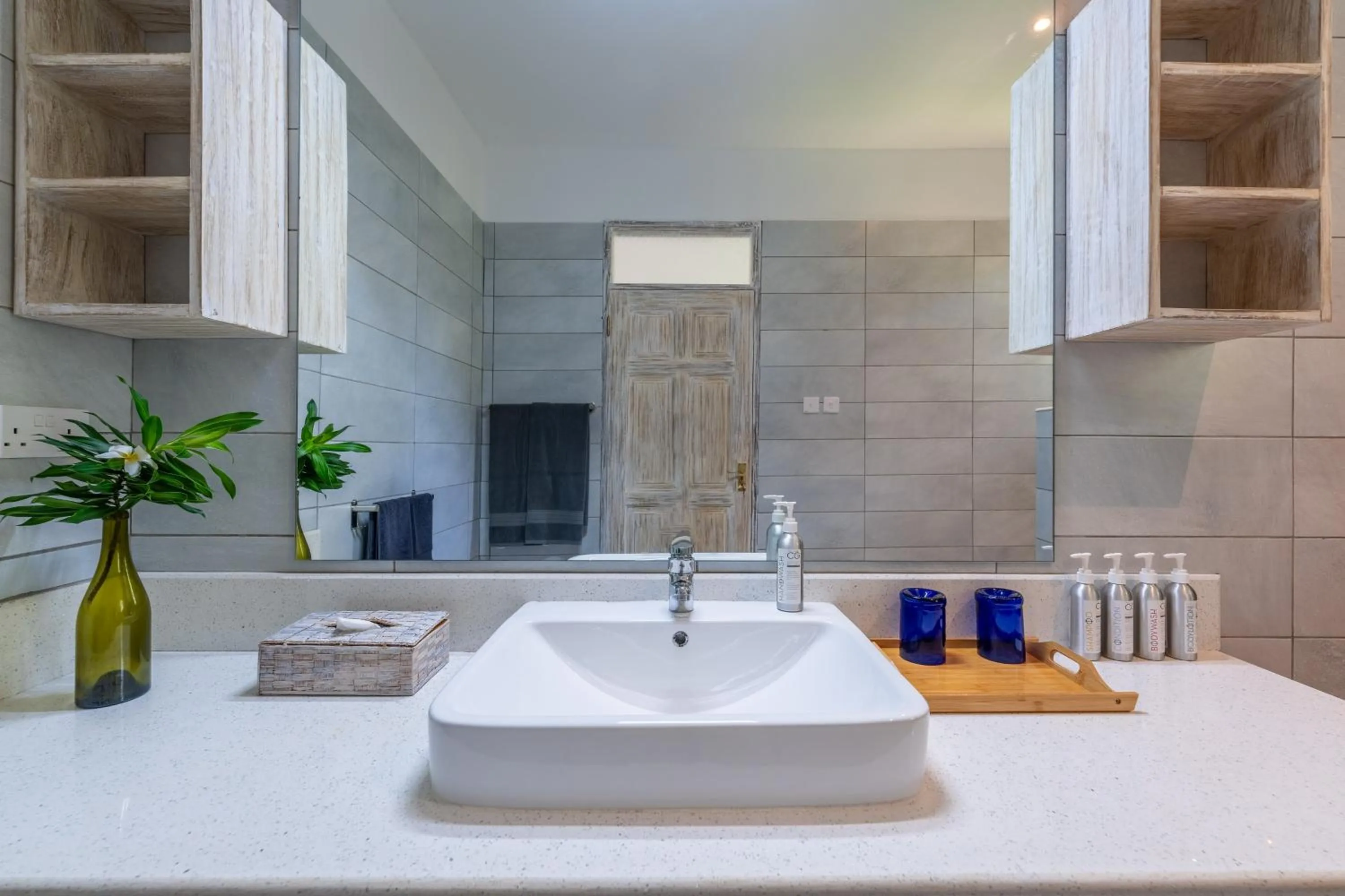Bathroom in Hibiscus