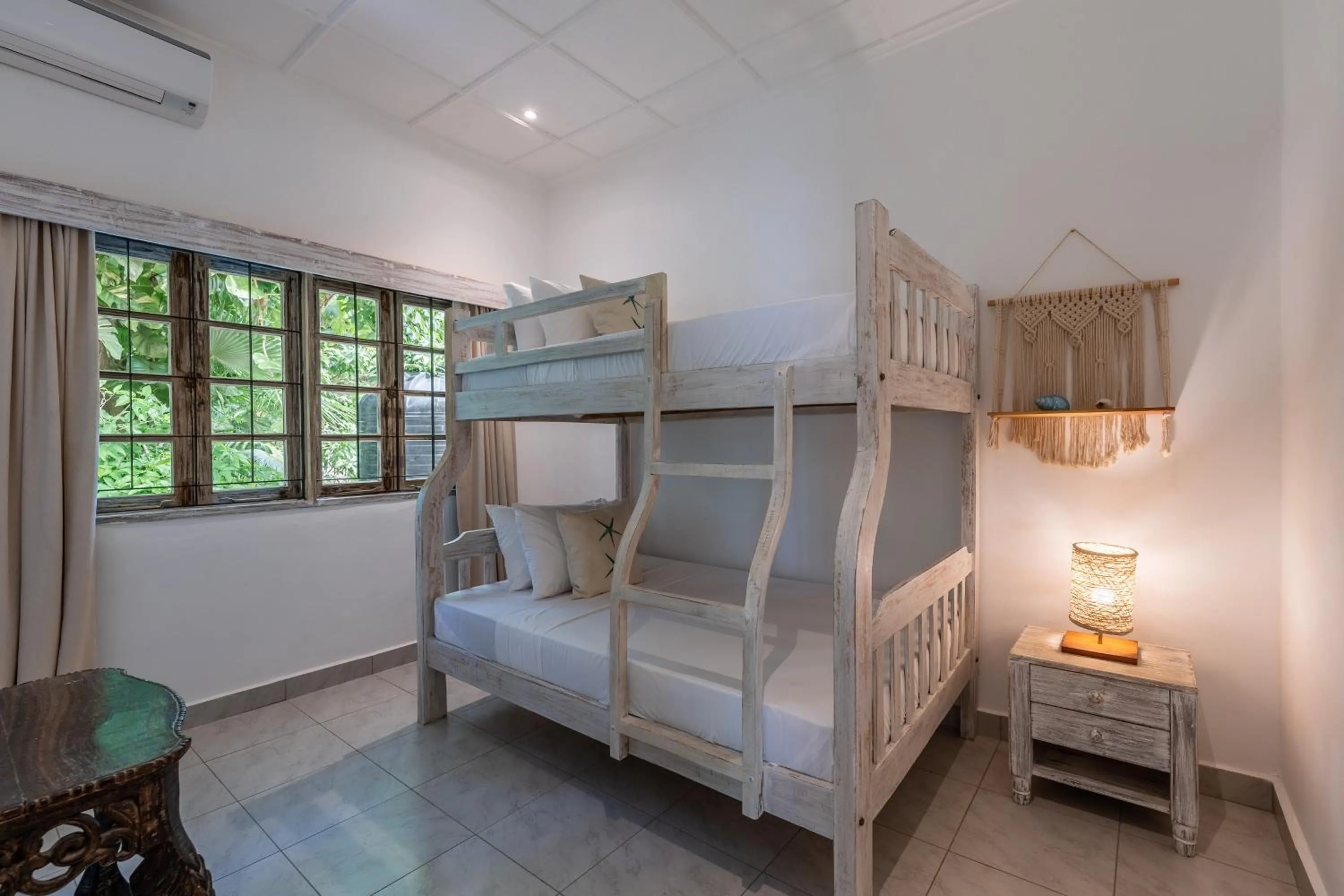 bunk bed, Bed in Hibiscus