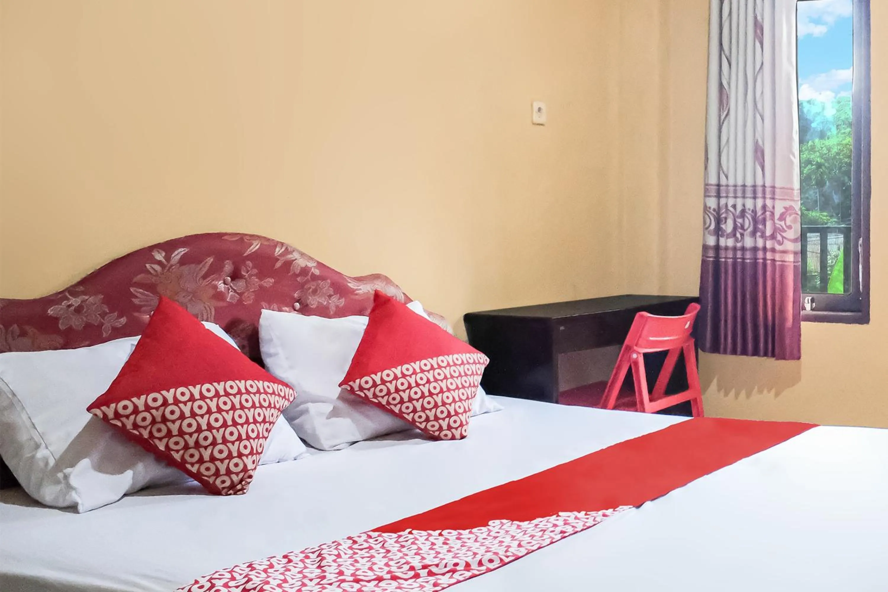 Bedroom, Bed in OYO 93332 Kharis Home Stay