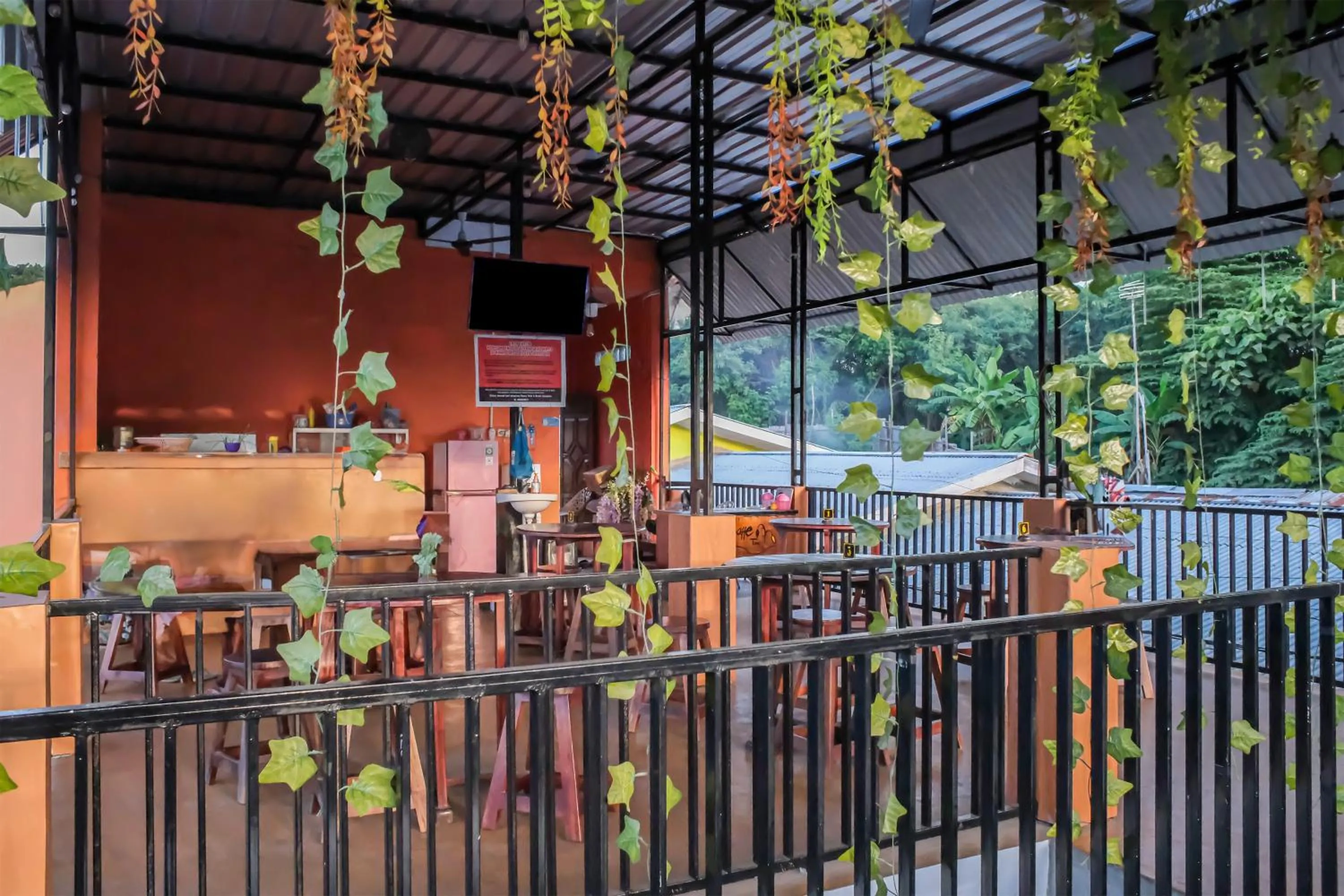 Restaurant/places to eat in OYO 93333 Rama Home Stay