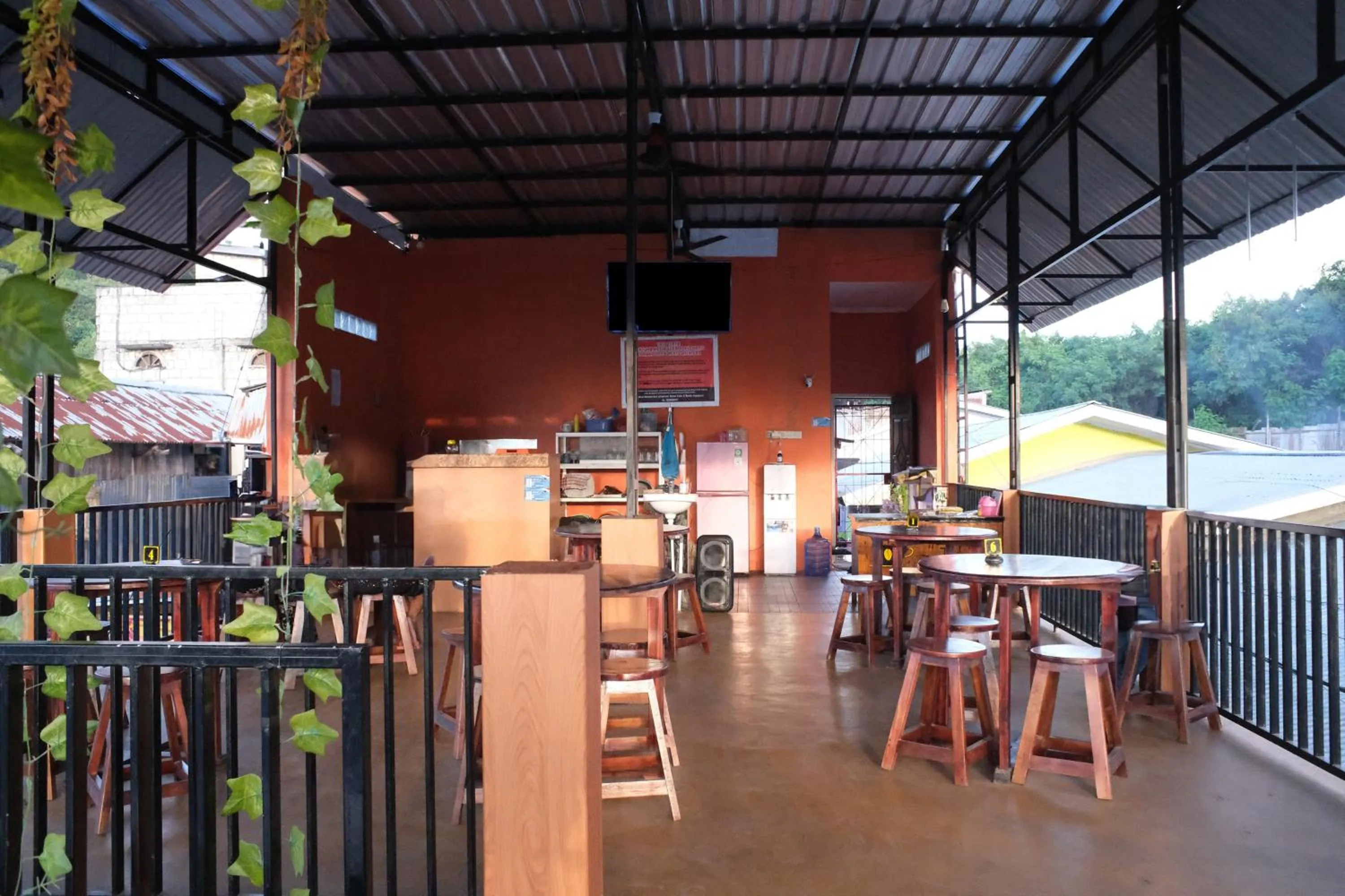 Restaurant/places to eat in OYO 93333 Rama Home Stay