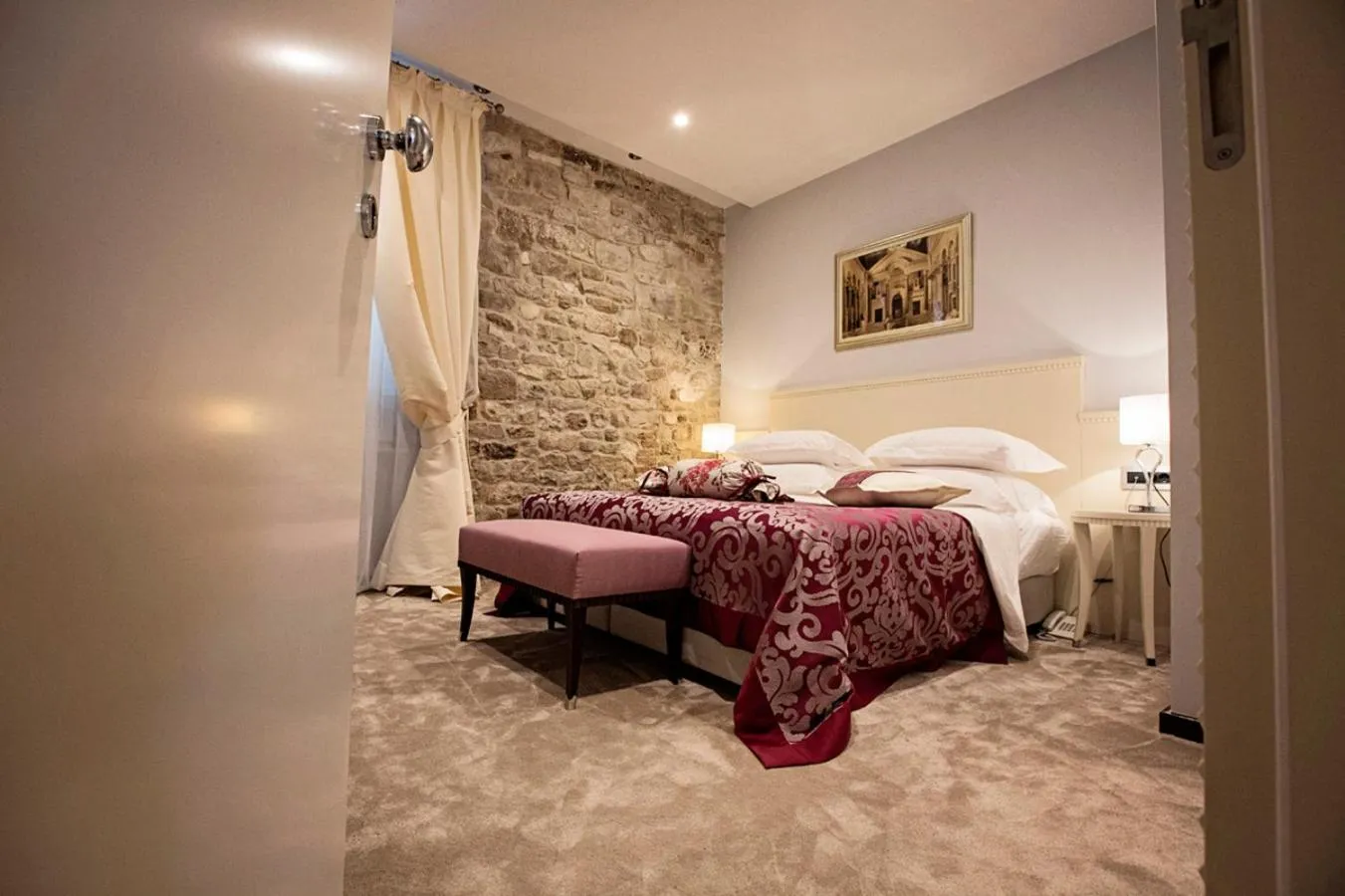 Bed in Heritage Hotel Antique Split