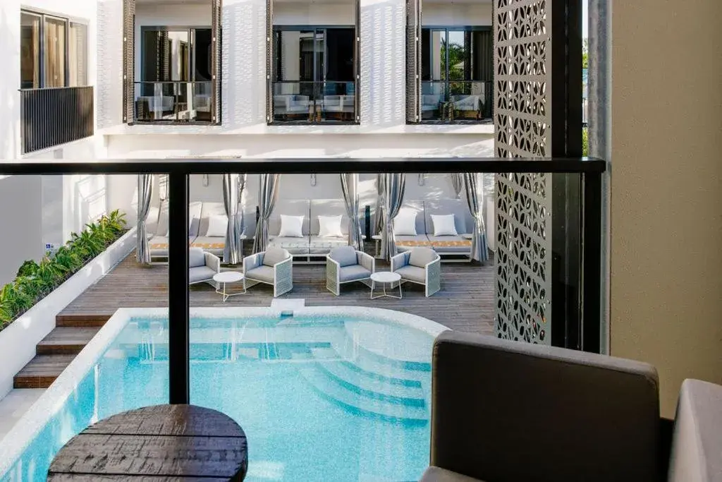 Pool Studio in Basq House Pool Studio in Basq House