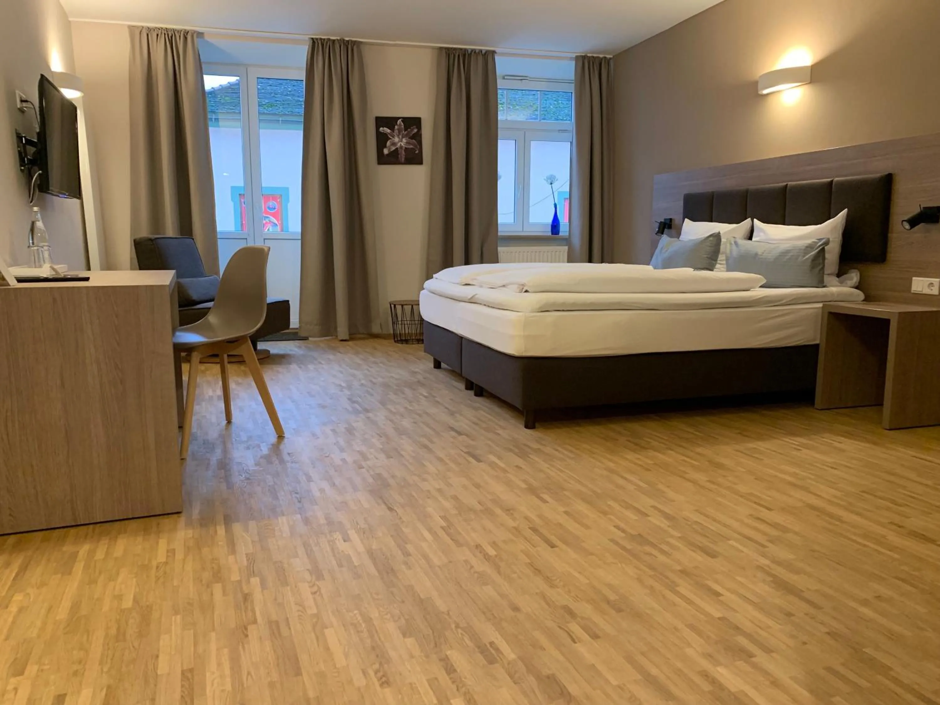 Bedroom, Bed in Gasthaus Schwan