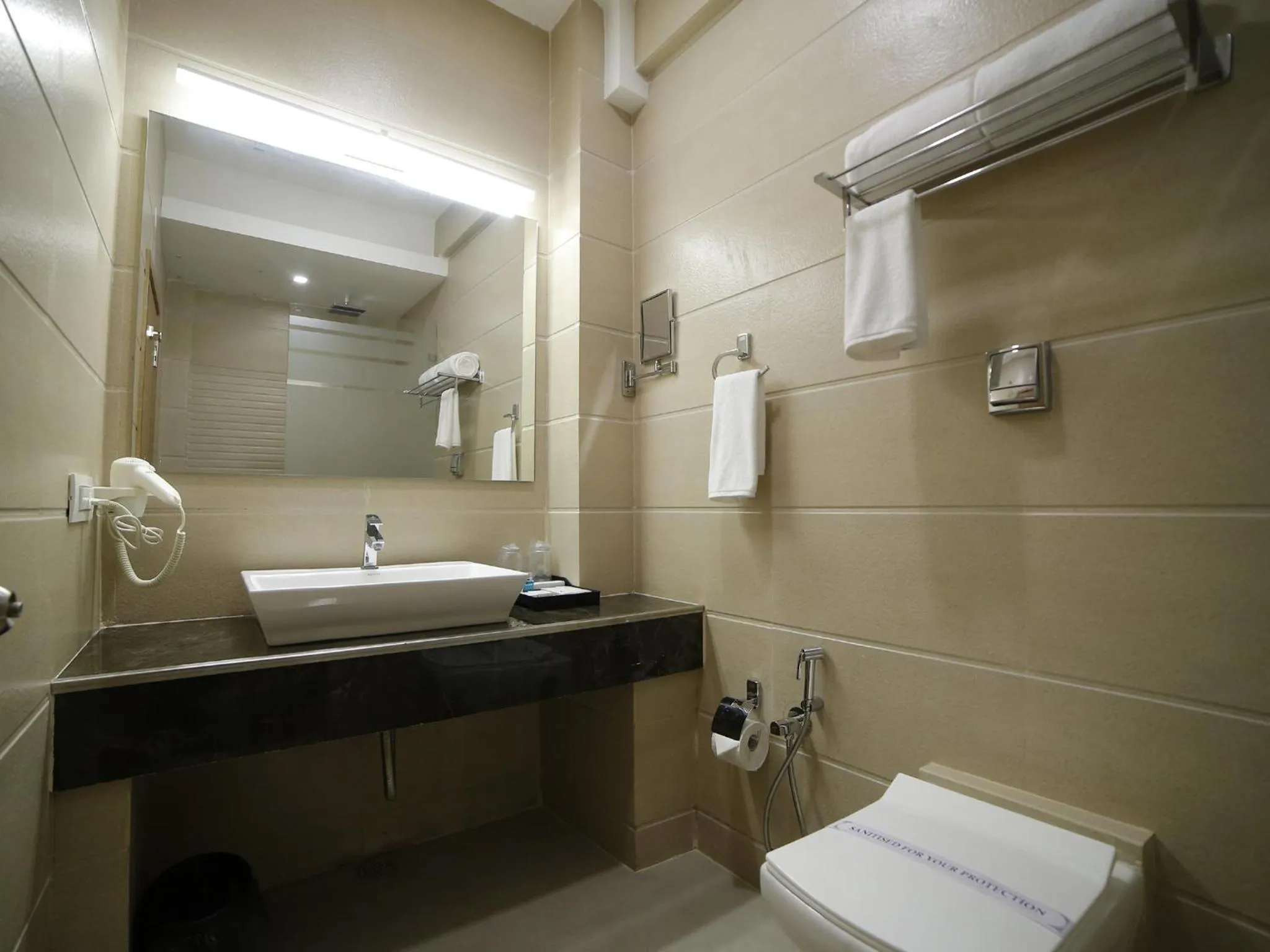 Bathroom in Hotel Annapurna De Royal