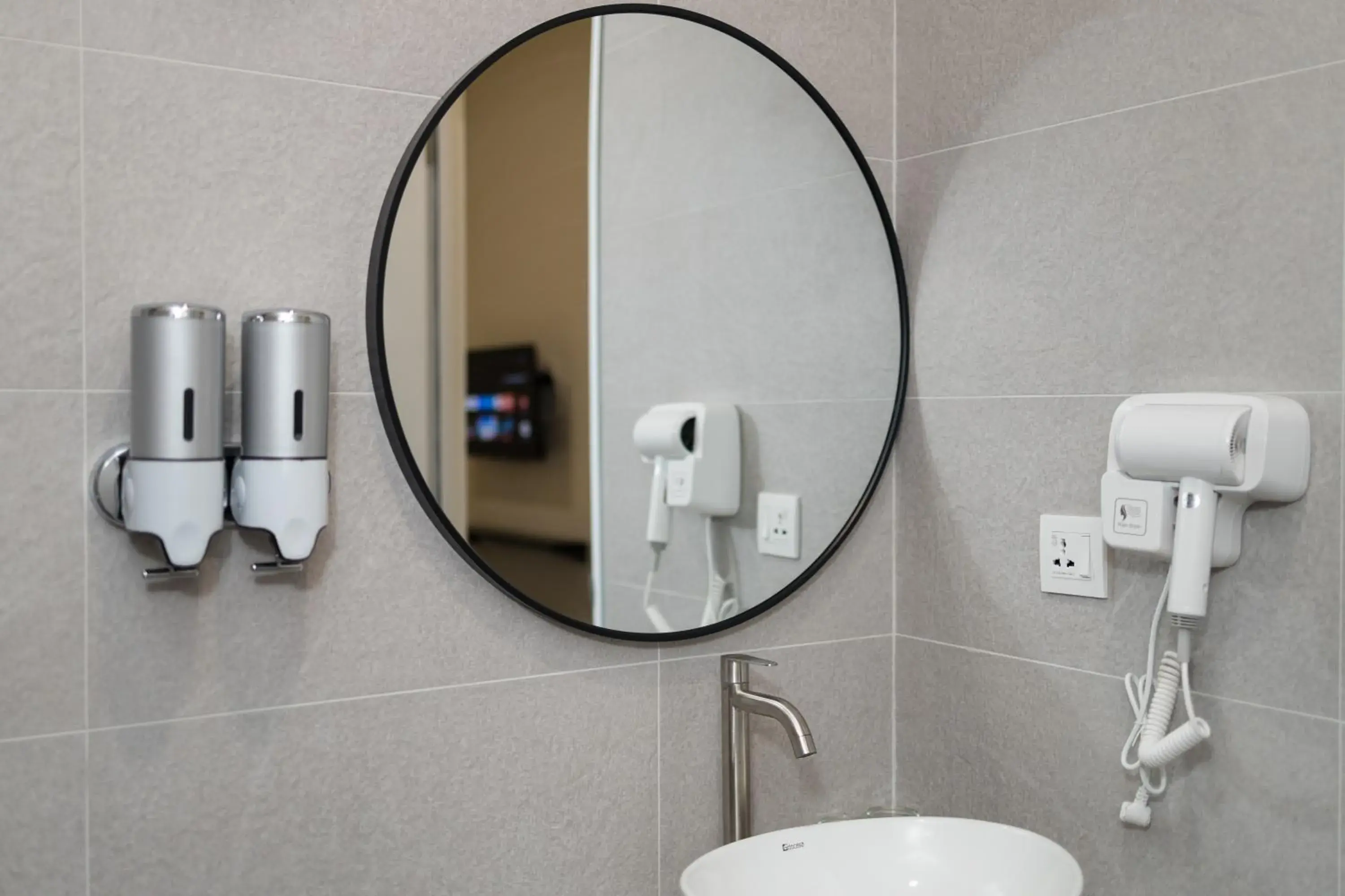 Deluxe Twin Room in Hotel Luma Senawang Deluxe Twin Room in Hotel Luma Senawang