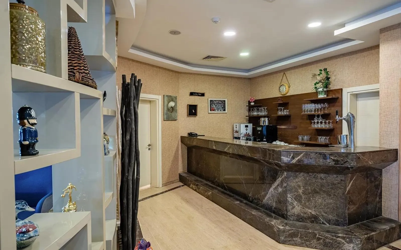 Lounge or bar in Golden Beach Resort & Spa