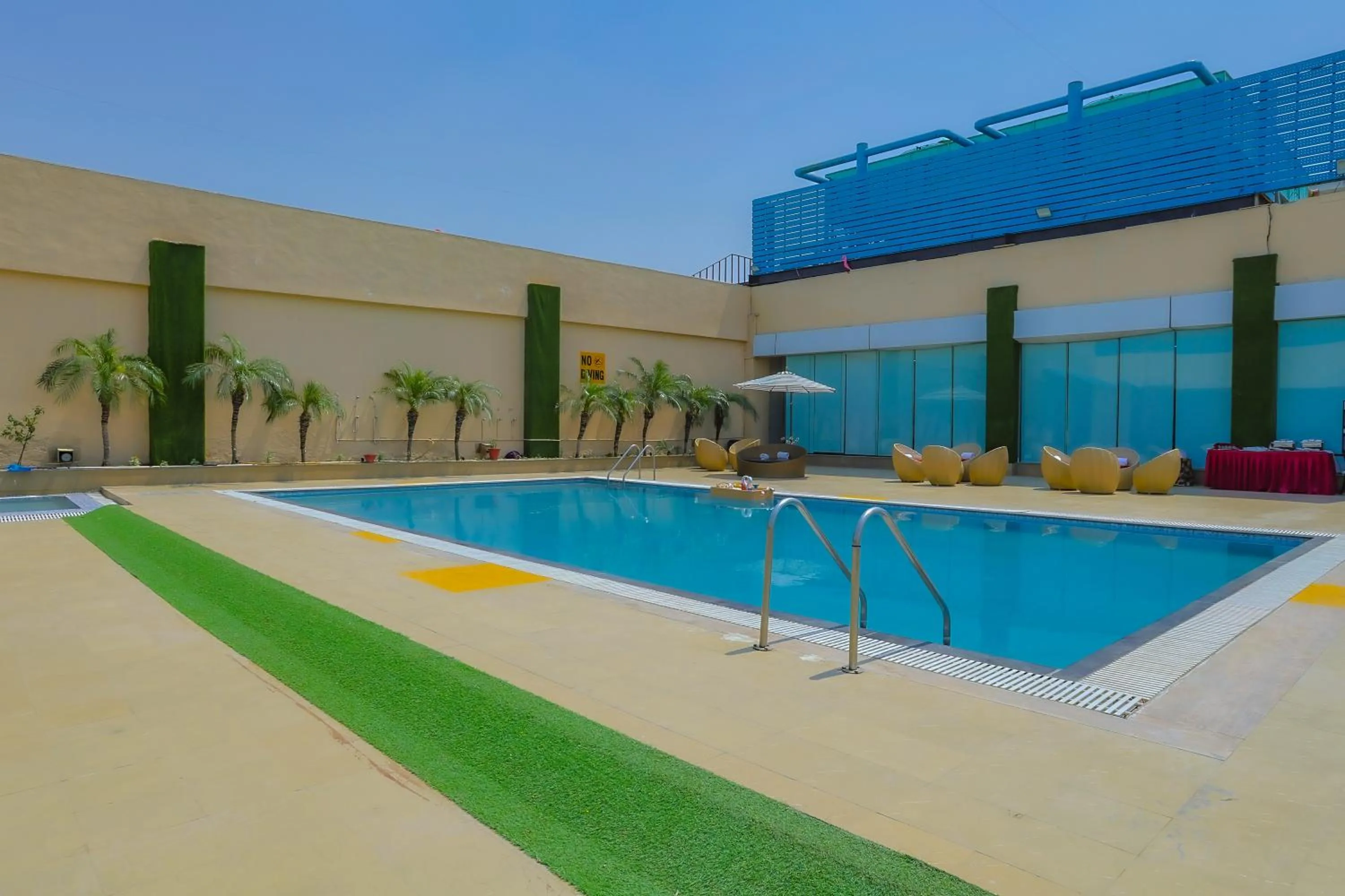 Swimming pool in The Conway