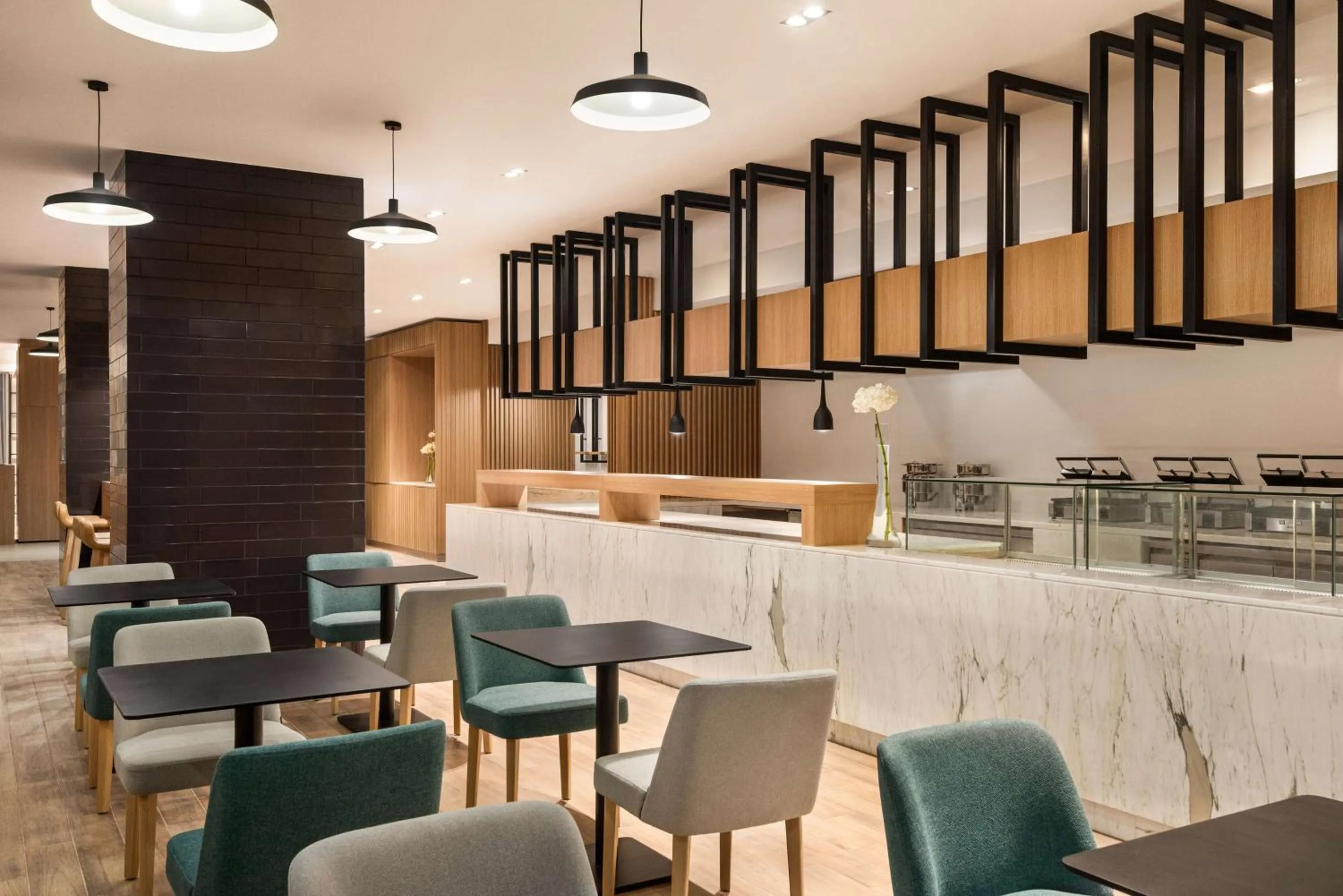 Restaurant/places to eat in Radisson Hotel & Residence Riyadh Olaya