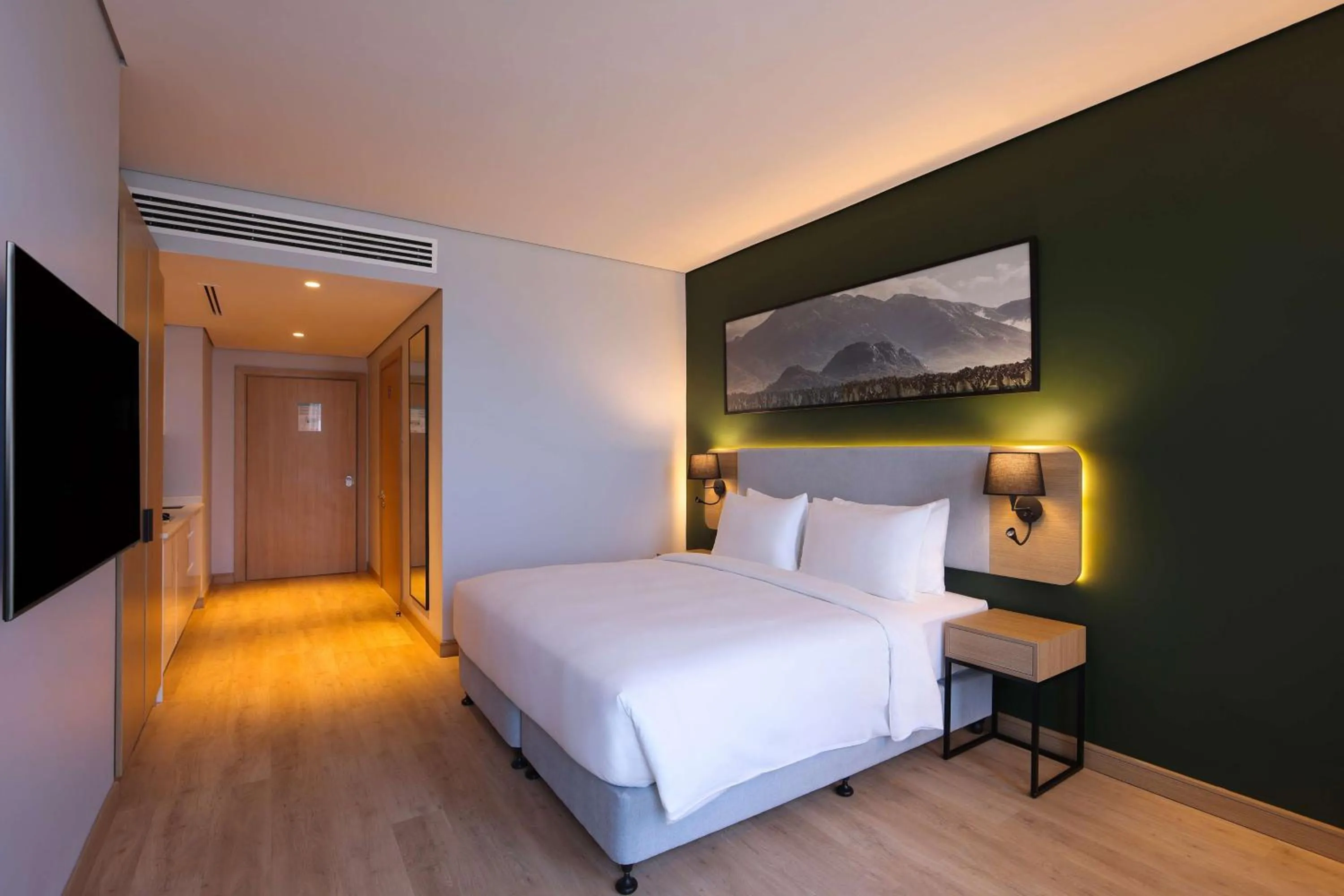 Bedroom, Bed in Radisson Hotel & Residence Riyadh Olaya