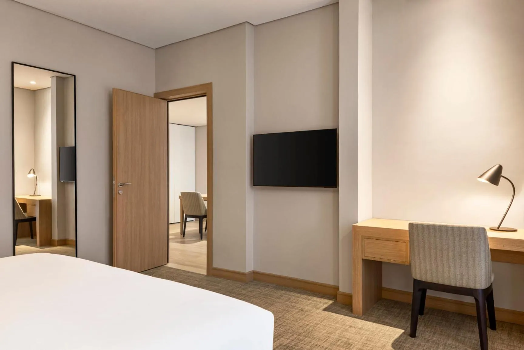 Bedroom, Bed in Radisson Hotel & Residence Riyadh Olaya
