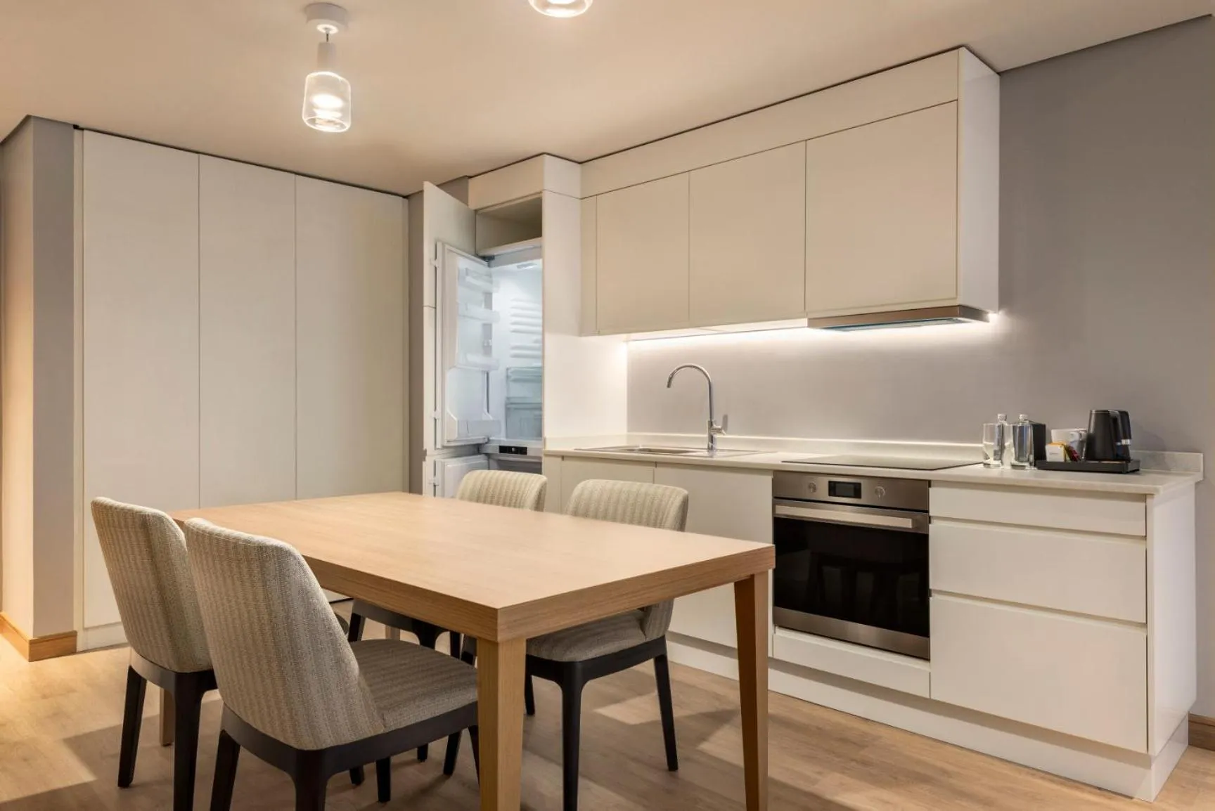 Kitchen or kitchenette in Radisson Hotel & Residence Riyadh Olaya