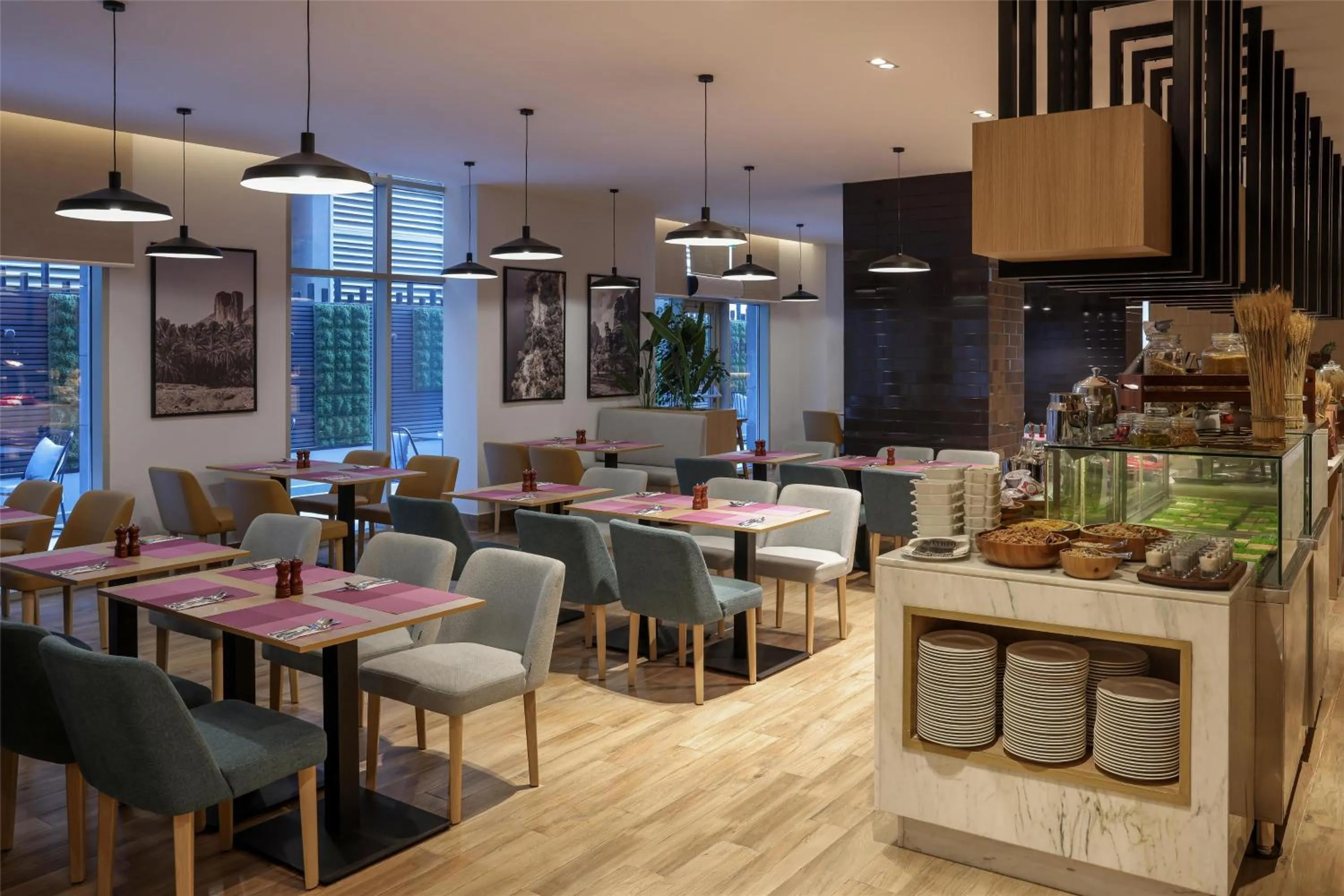 Restaurant/places to eat in Radisson Hotel & Residence Riyadh Olaya