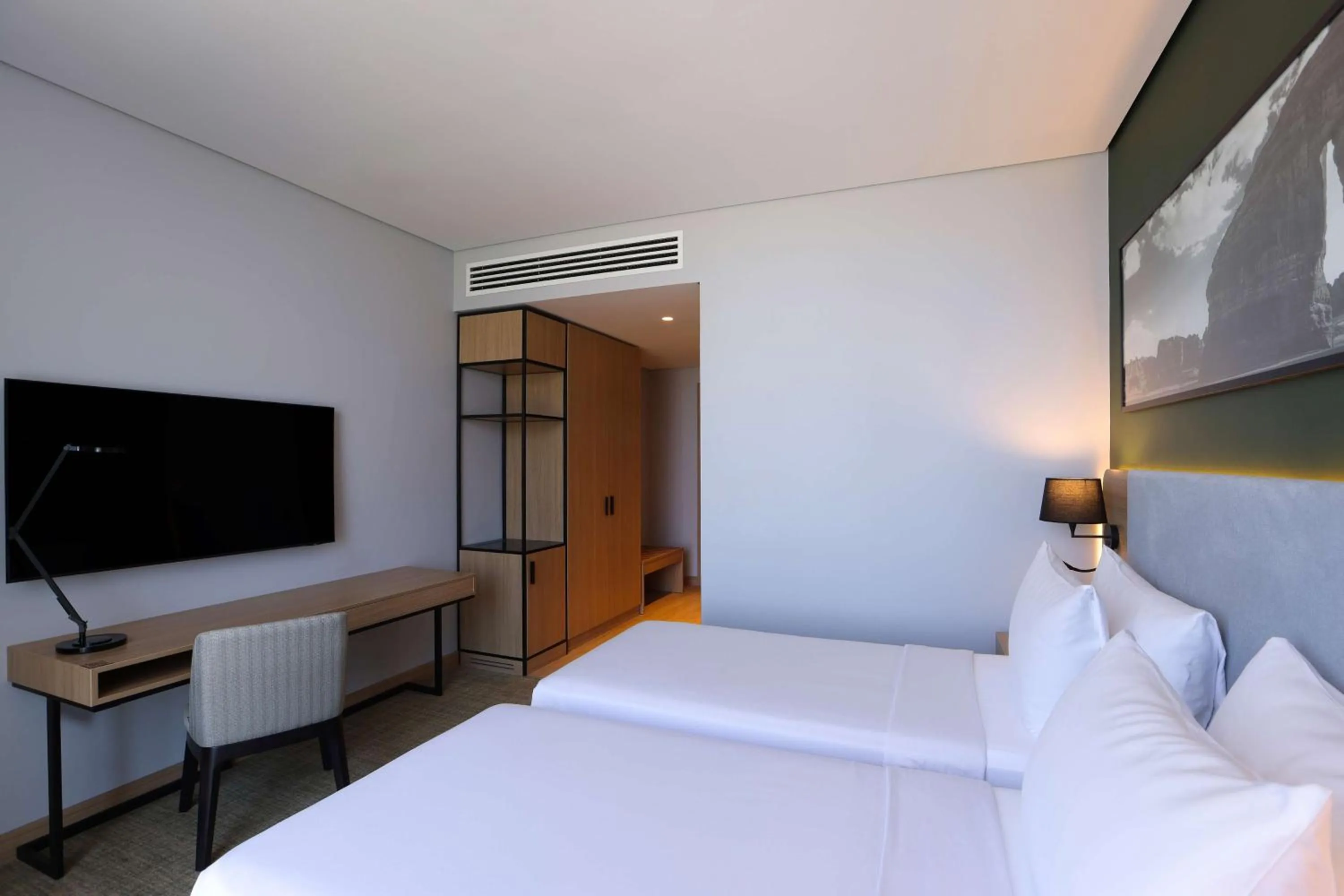 Bedroom, Bed in Radisson Hotel & Residence Riyadh Olaya