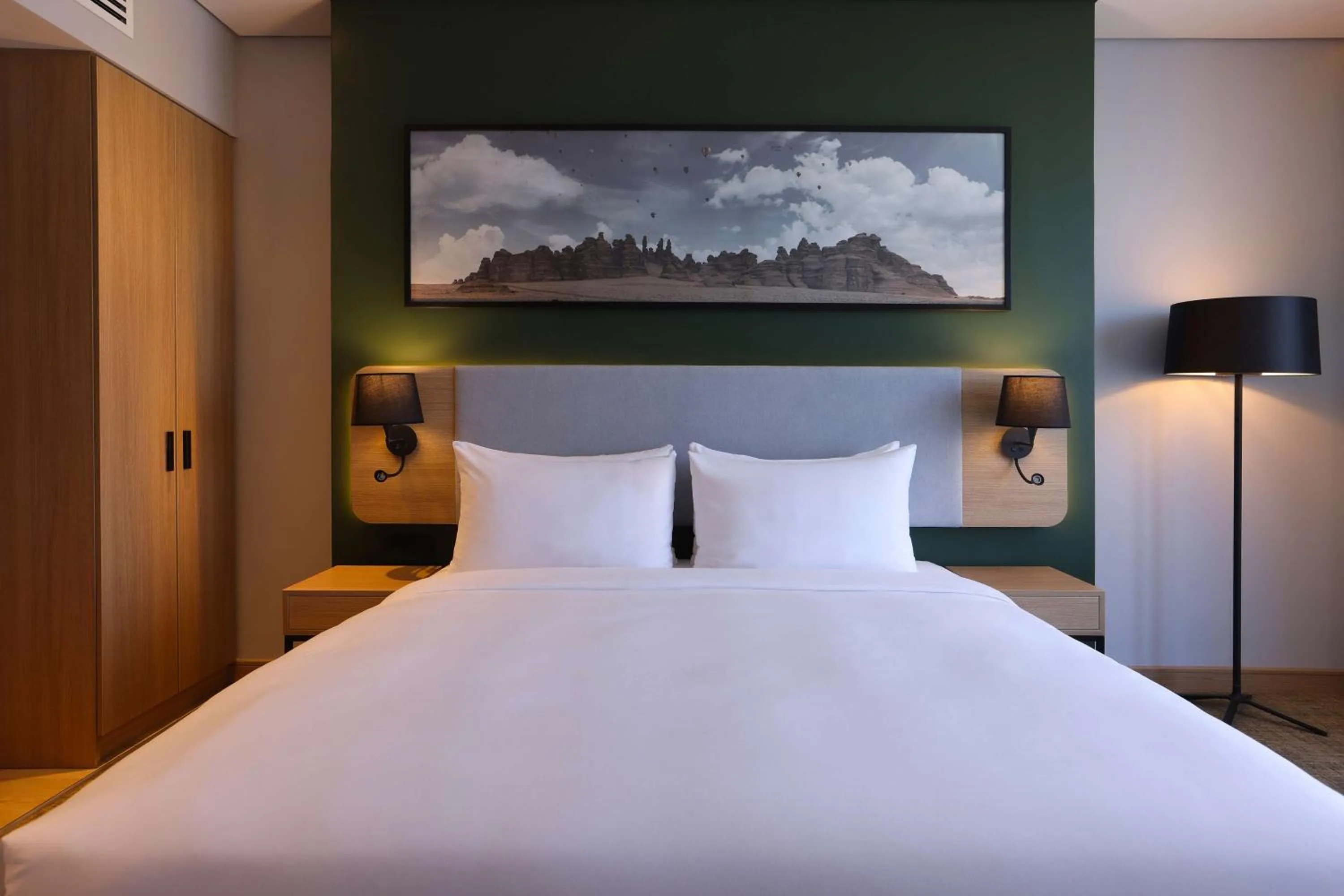 Bedroom, Bed in Radisson Hotel & Residence Riyadh Olaya