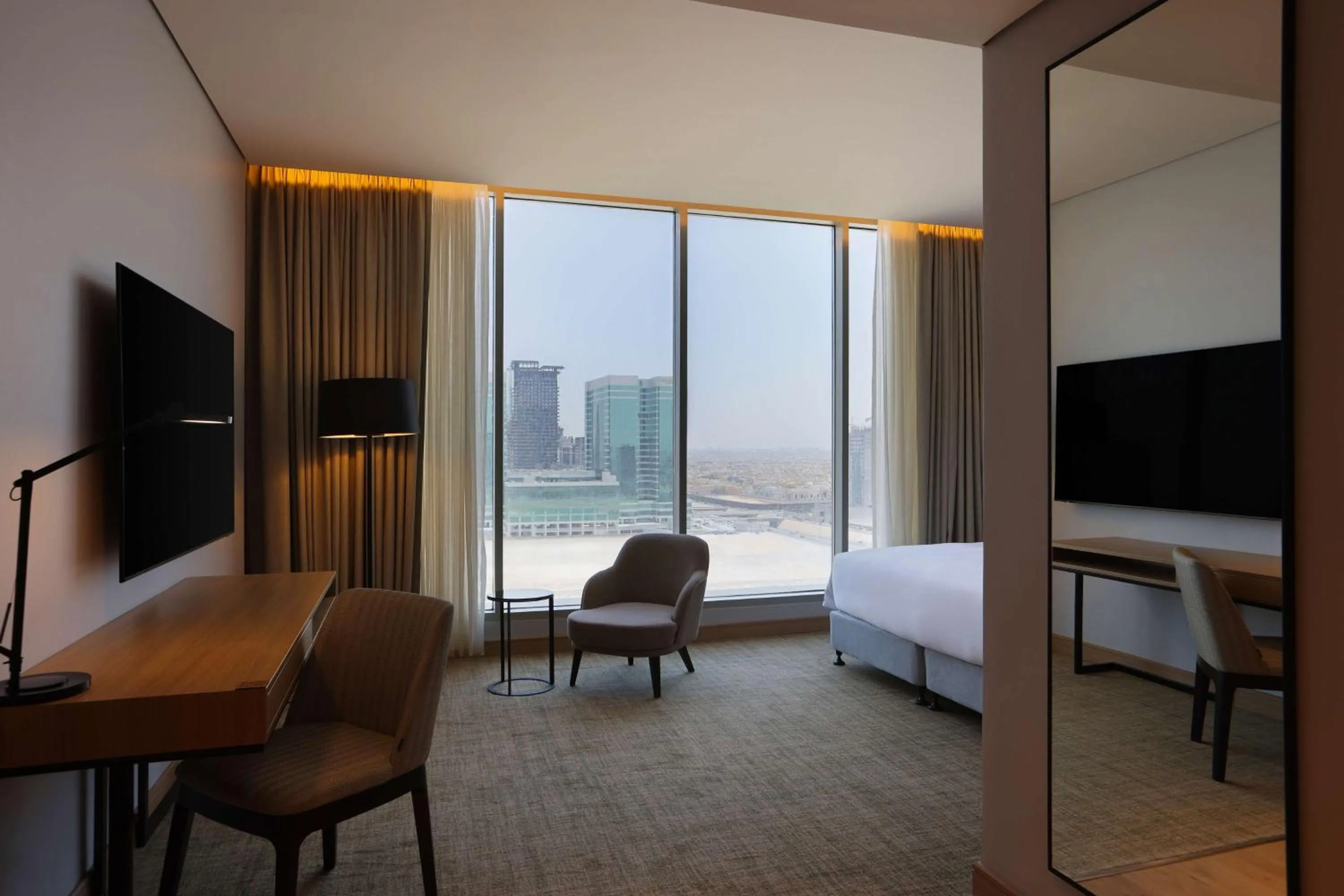 Bedroom, Bed in Radisson Hotel & Residence Riyadh Olaya