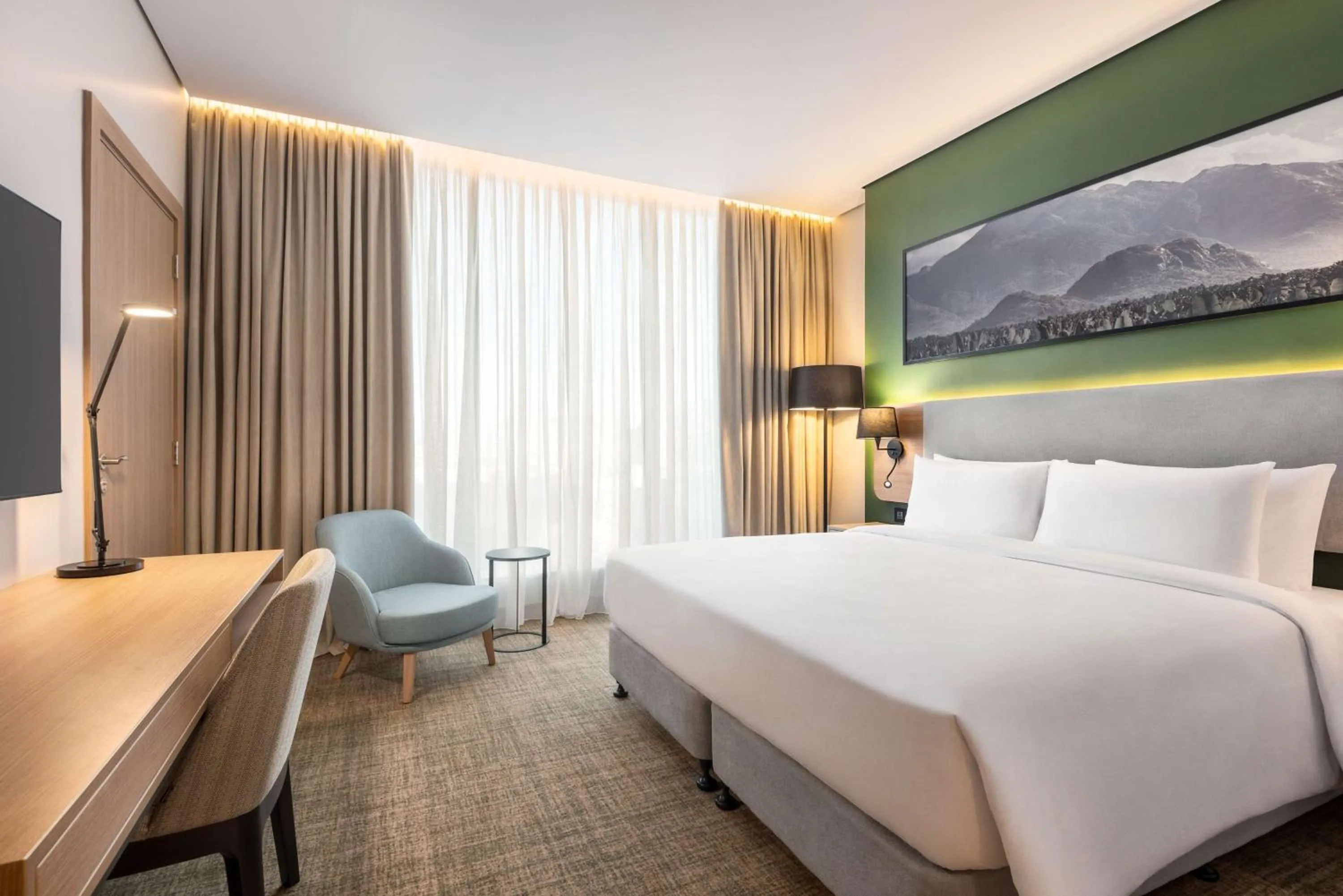 Bedroom, Bed in Radisson Hotel & Residence Riyadh Olaya