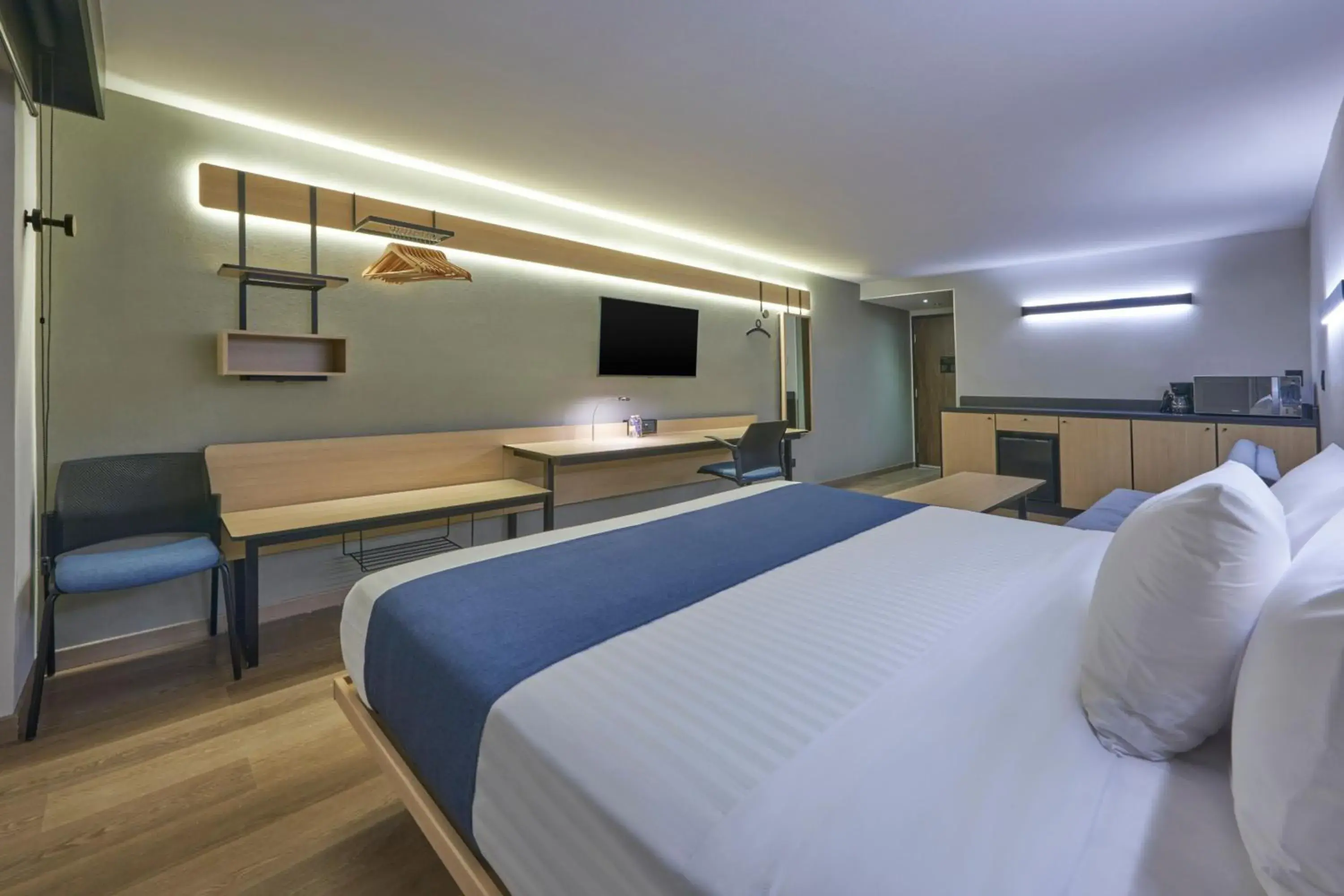 Junior King Suite with Sofa Bed in City Express by Marriott Cancun Aeropuerto Junior King Suite with Sofa Bed in City Express by Marriott Cancun Aeropuerto