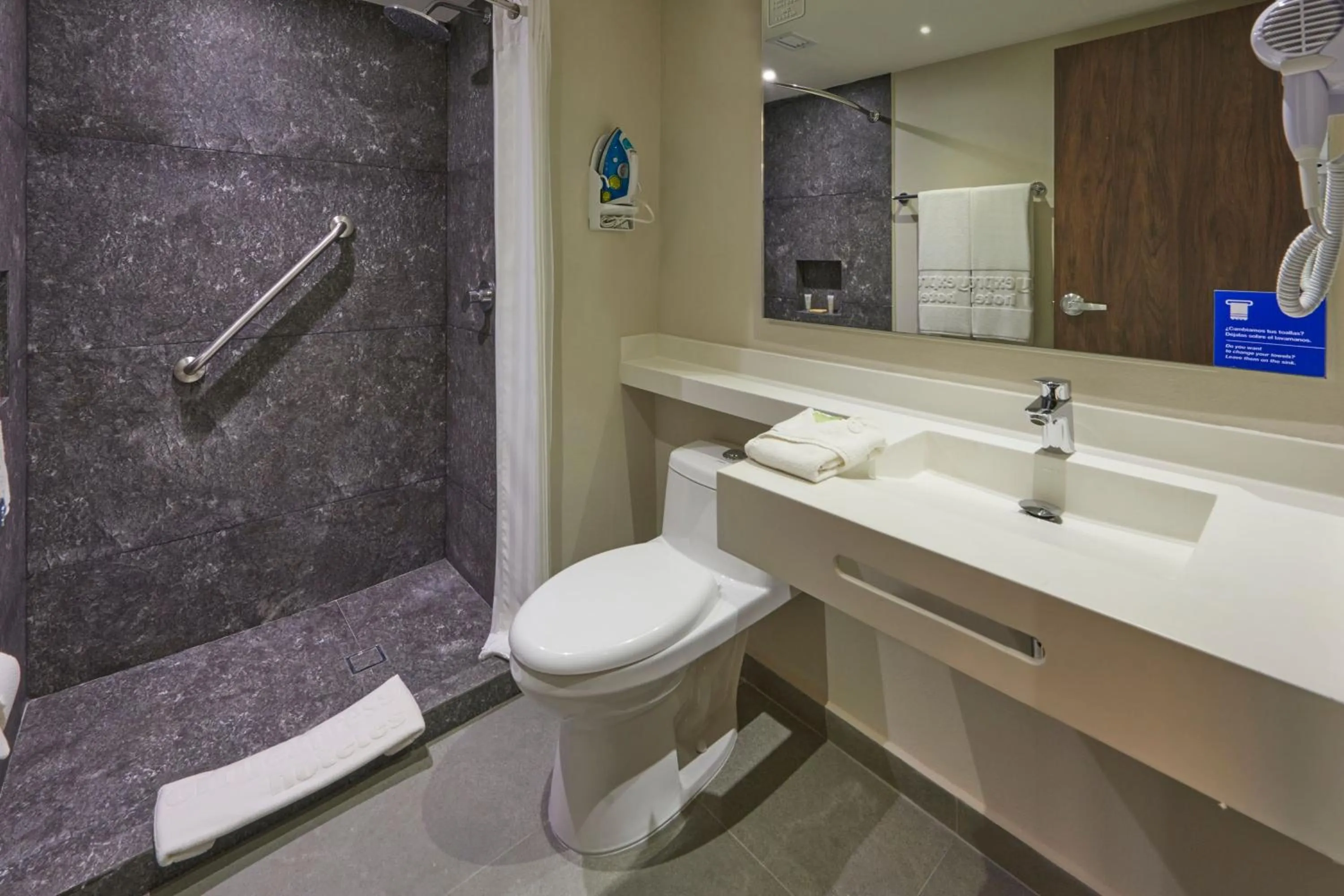 Photo of the whole room in City Express by Marriott Cancun Aeropuerto