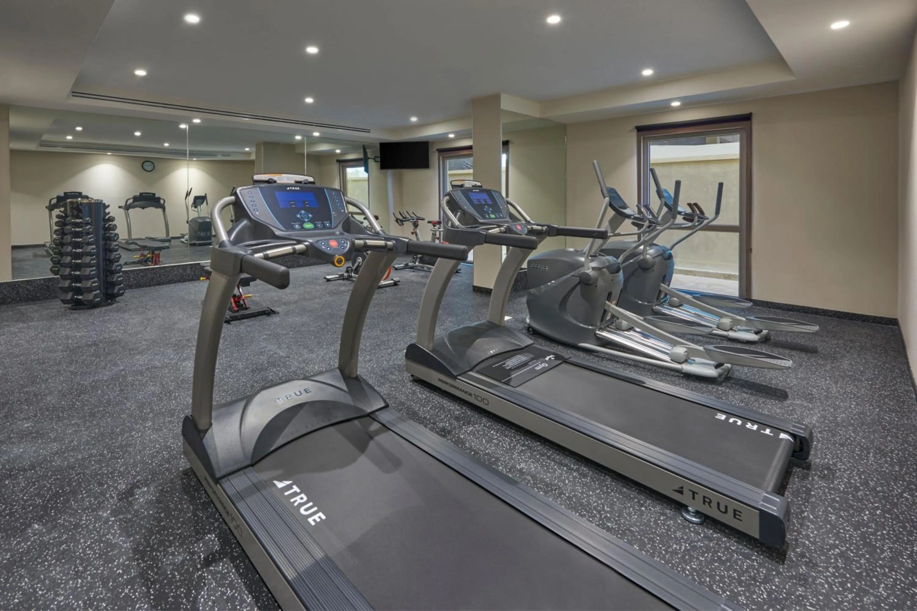 Fitness centre/facilities in City Express by Marriott Cancun Aeropuerto