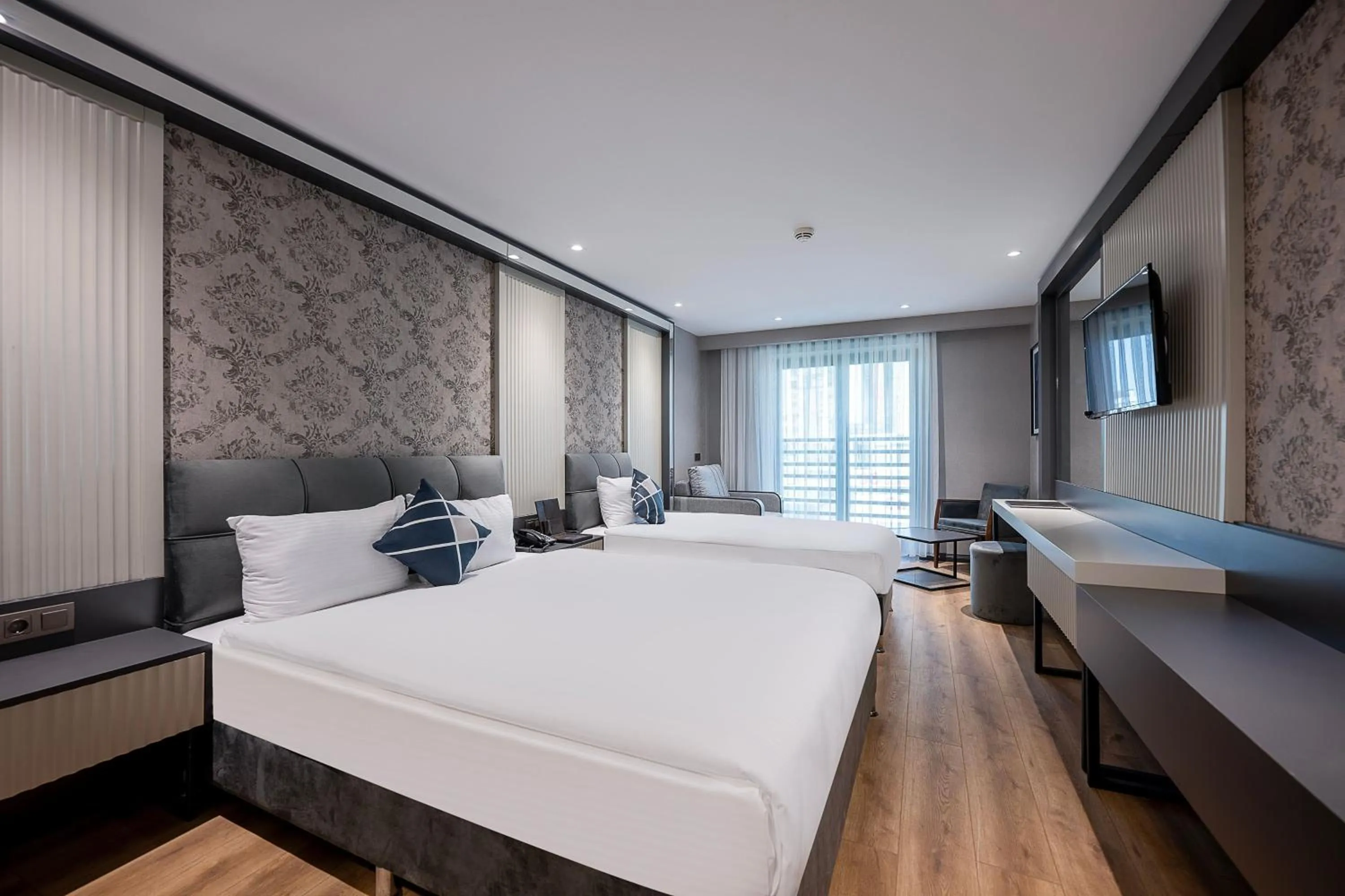 Photo of the whole room, Bed in Four Points Flex by Sheraton Antalya Lara