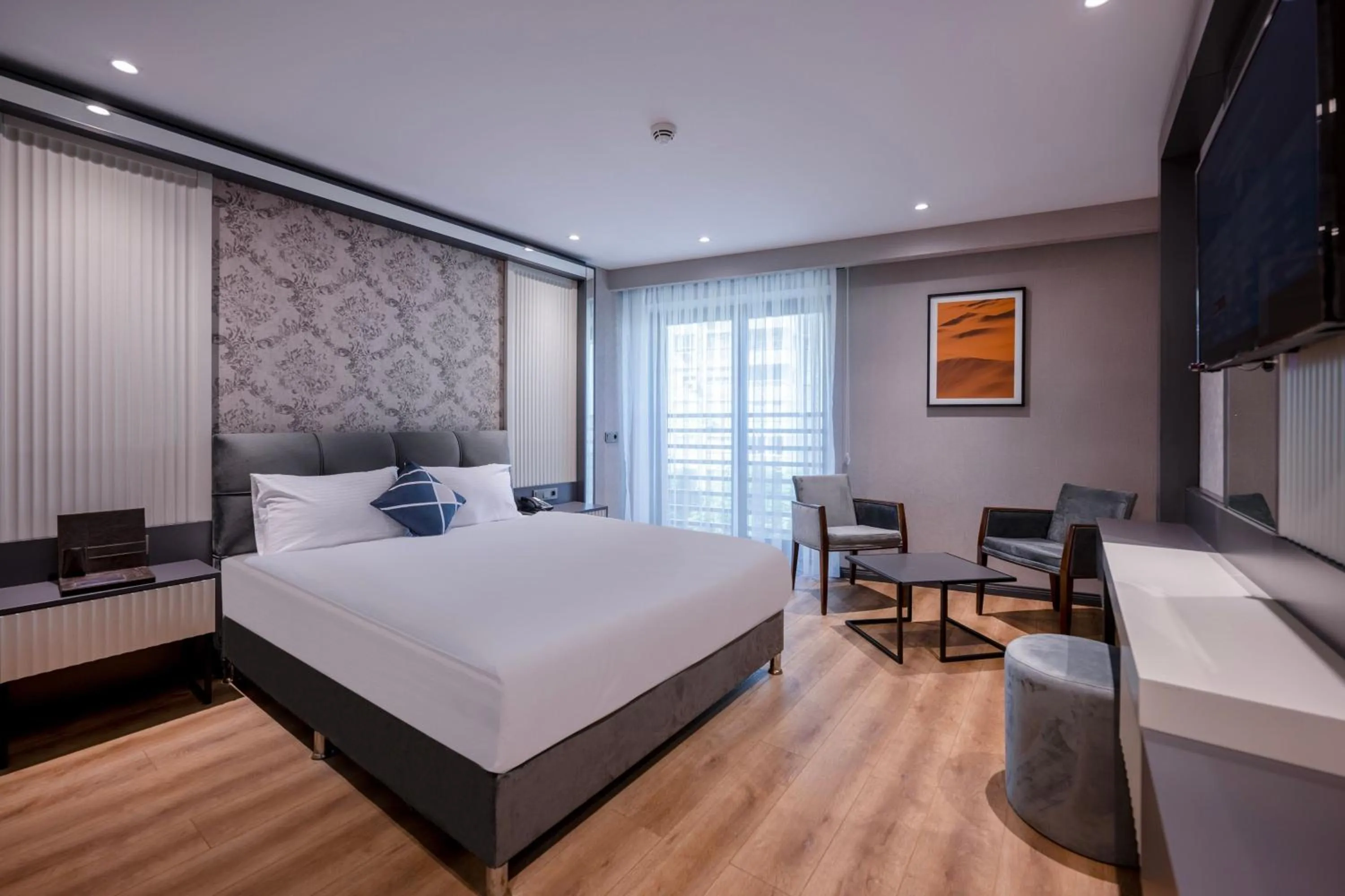 Photo of the whole room, Bed in Four Points Flex by Sheraton Antalya Lara