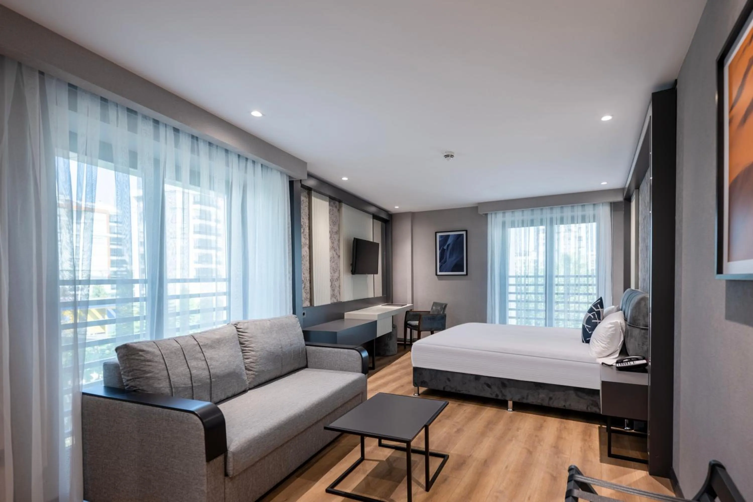 Photo of the whole room, Bed in Four Points Flex by Sheraton Antalya Lara