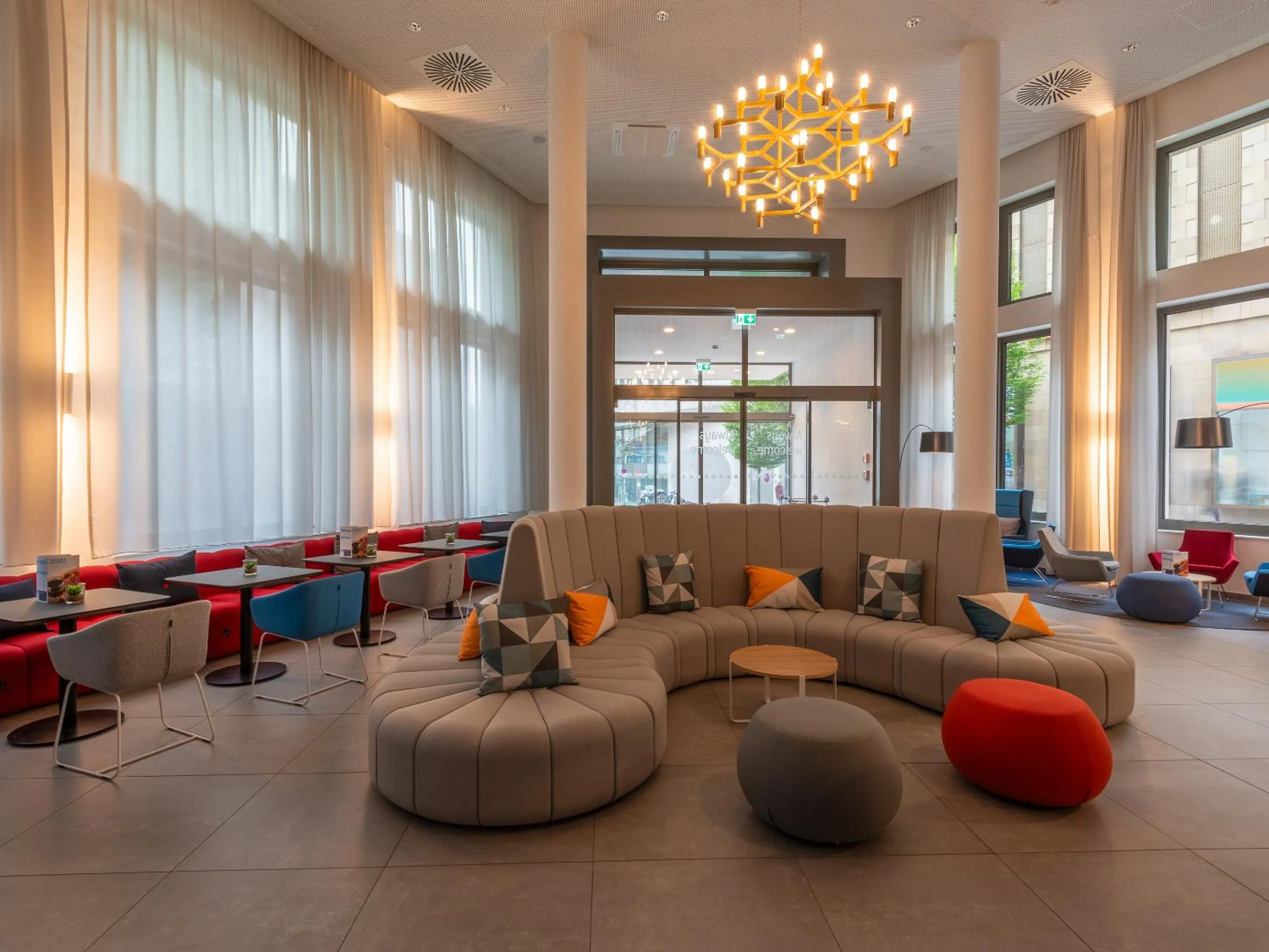 Seating area in Holiday Inn Express Heilbronn by IHG