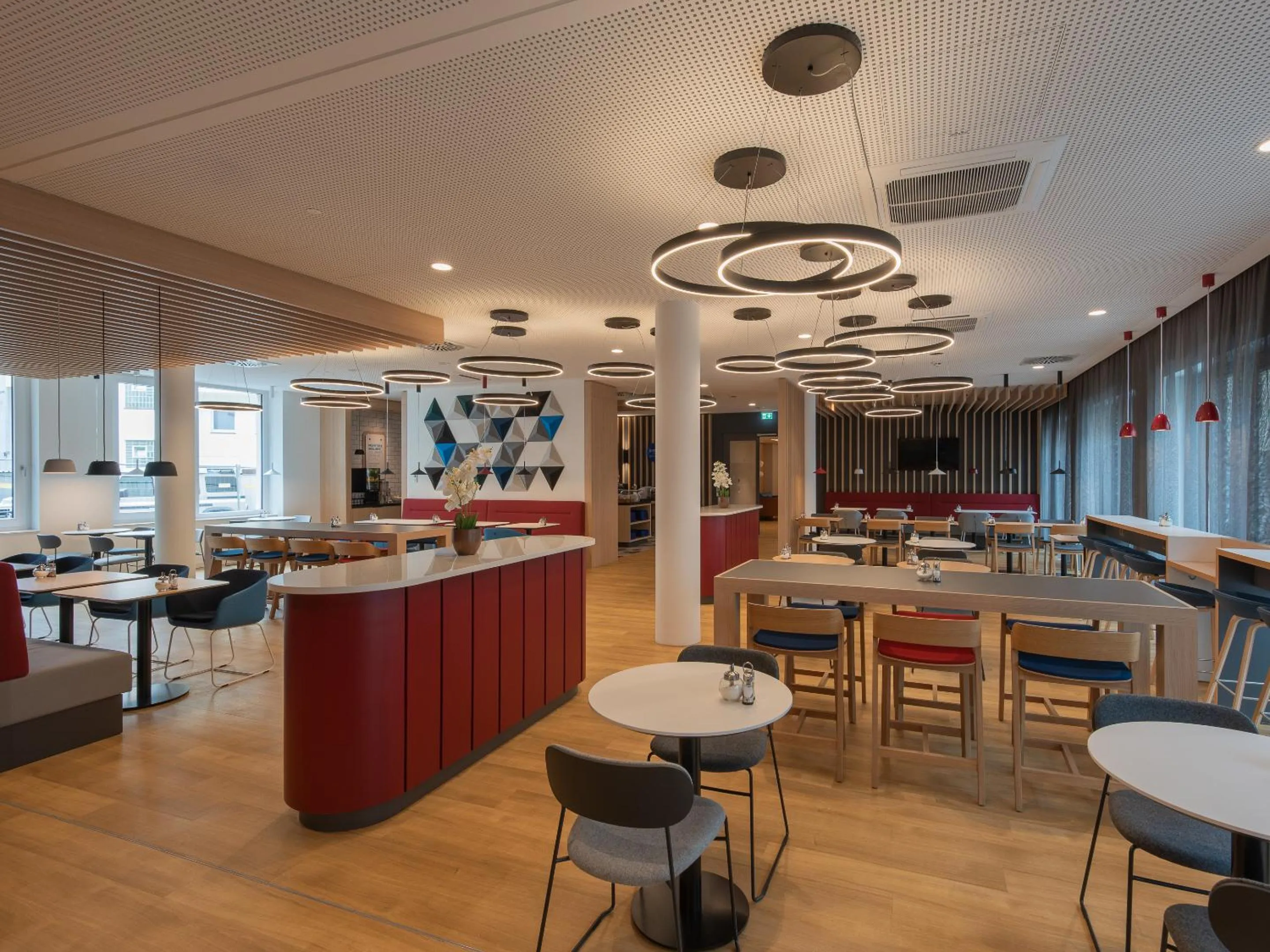 Restaurant/places to eat in Holiday Inn Express Heilbronn by IHG