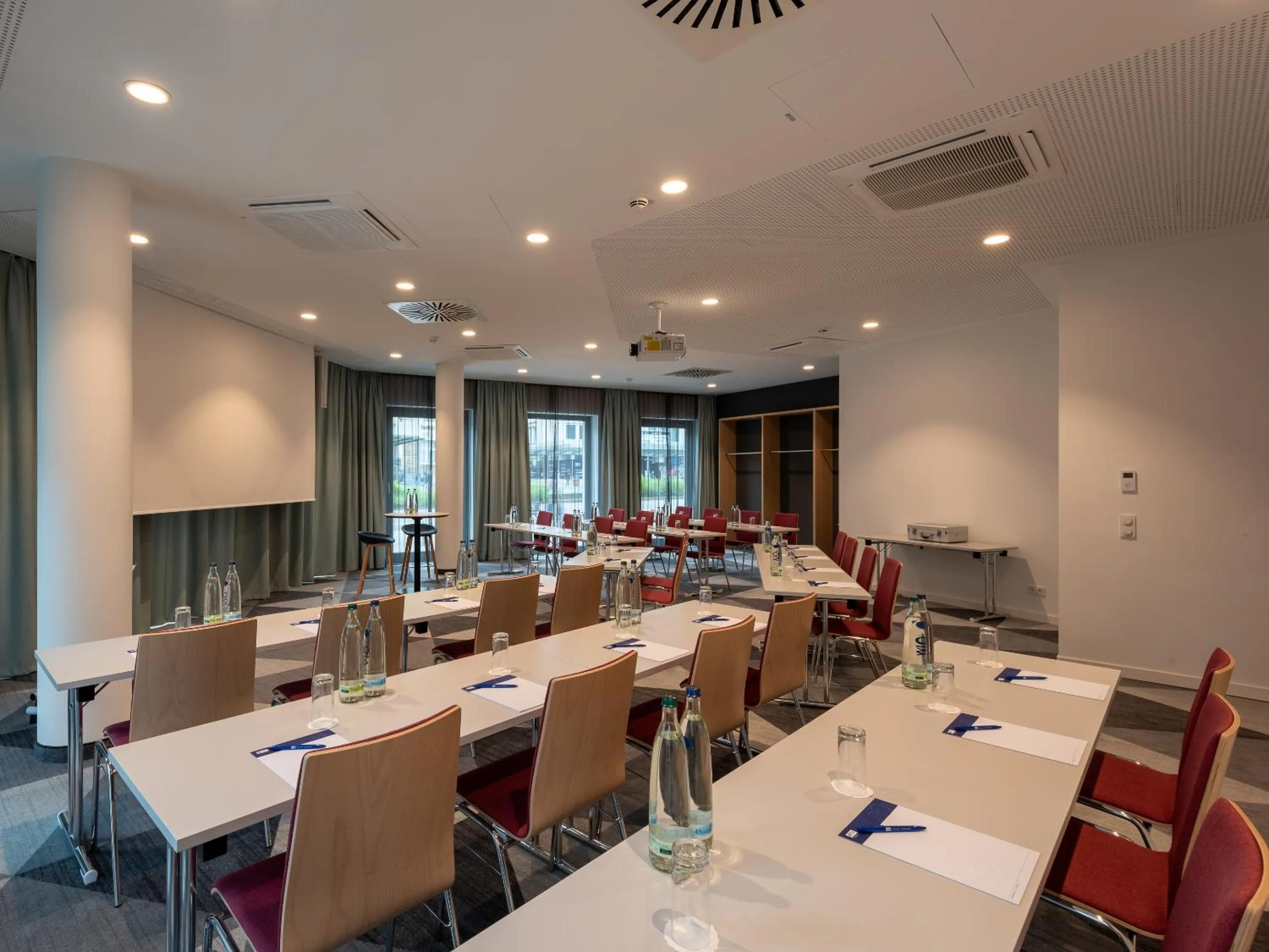 Meeting/conference room in Holiday Inn Express Heilbronn by IHG