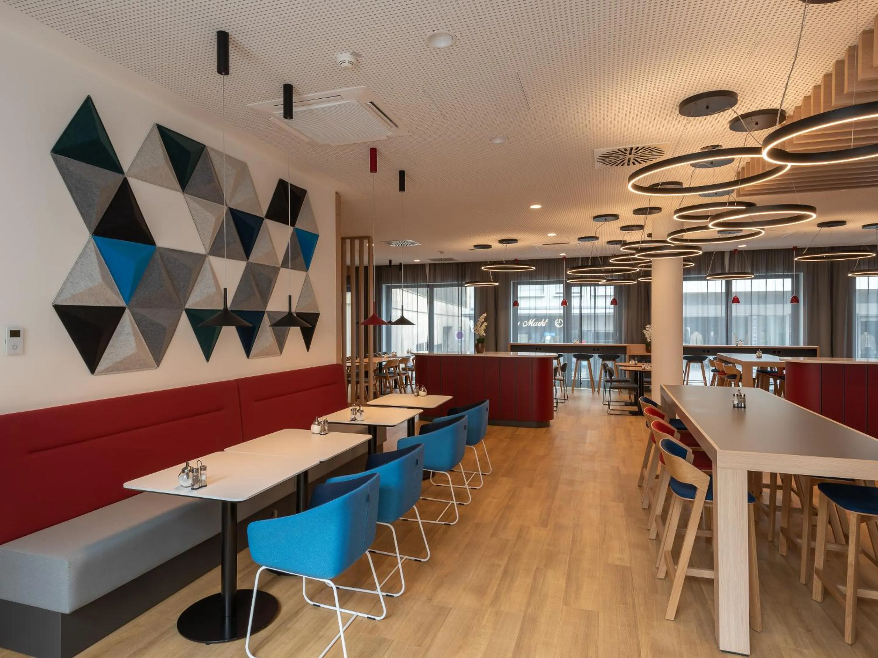 Restaurant/places to eat in Holiday Inn Express Heilbronn by IHG