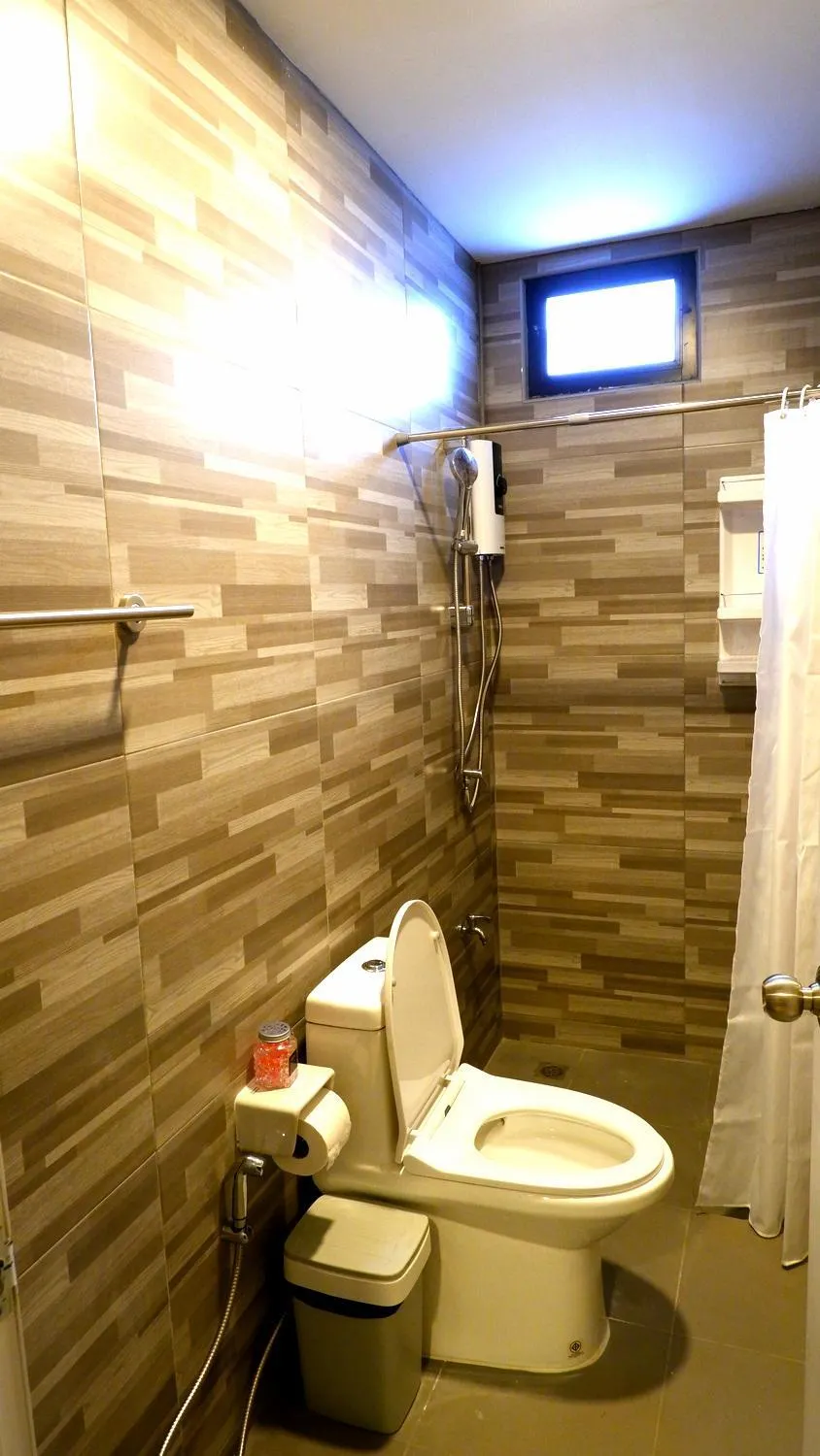 Shower in BEB Silom Condolette