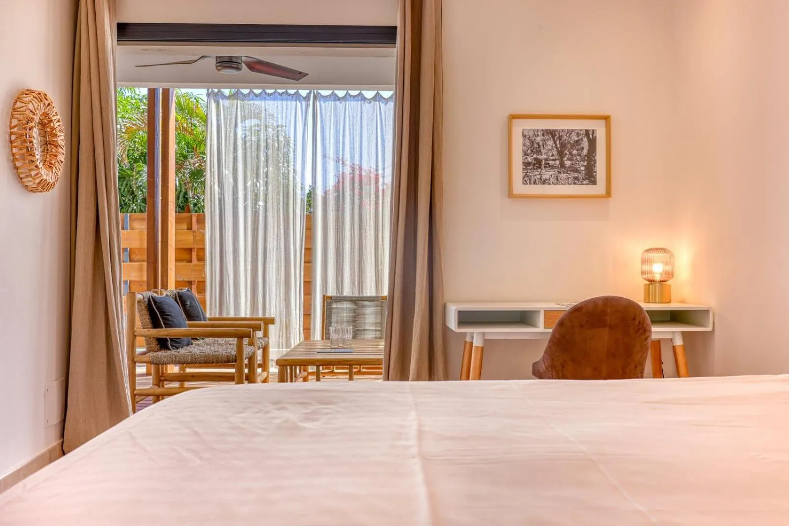 Patio, Bed in Le Moma by the ocean