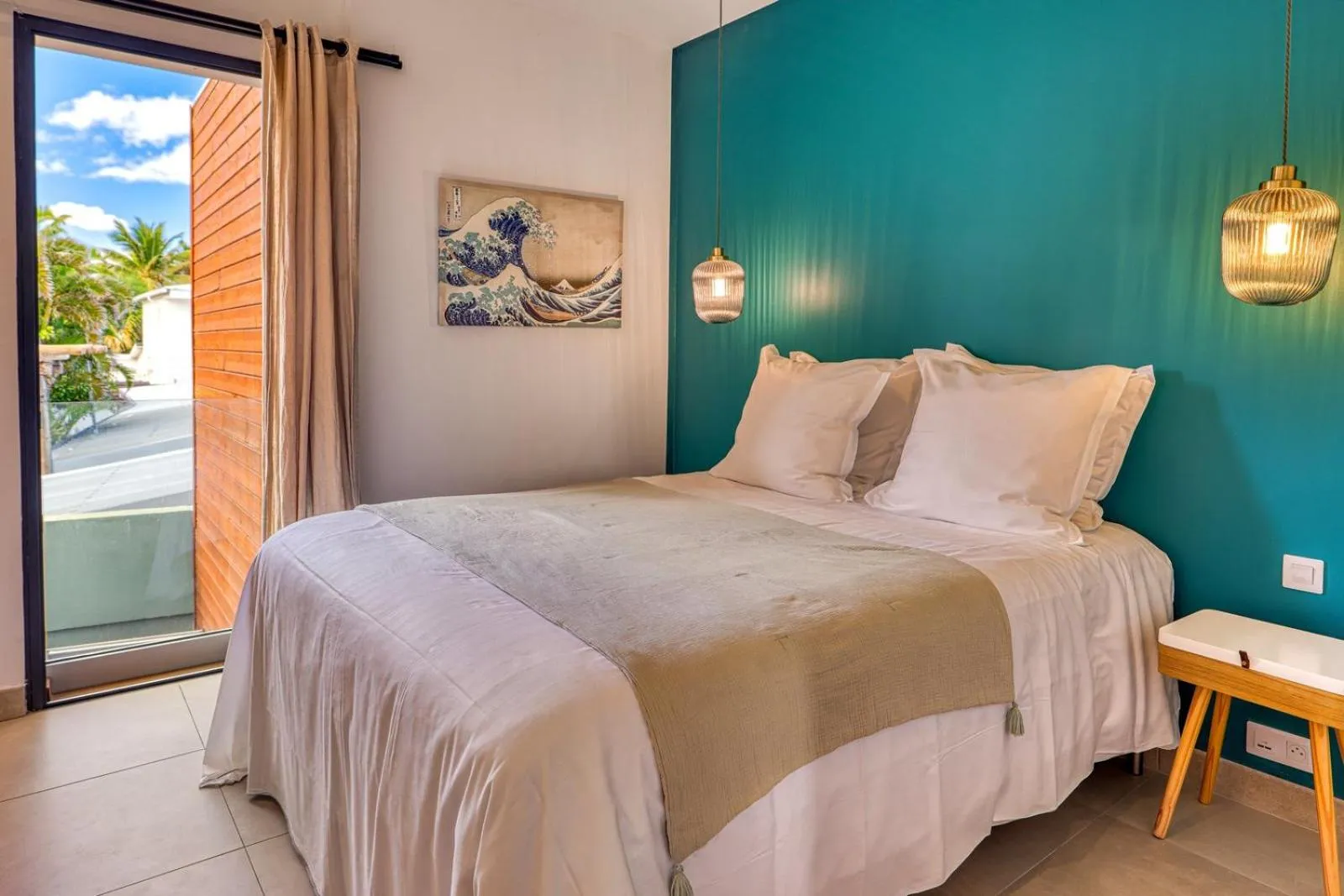 Photo of the whole room, Bed in Le Moma by the ocean