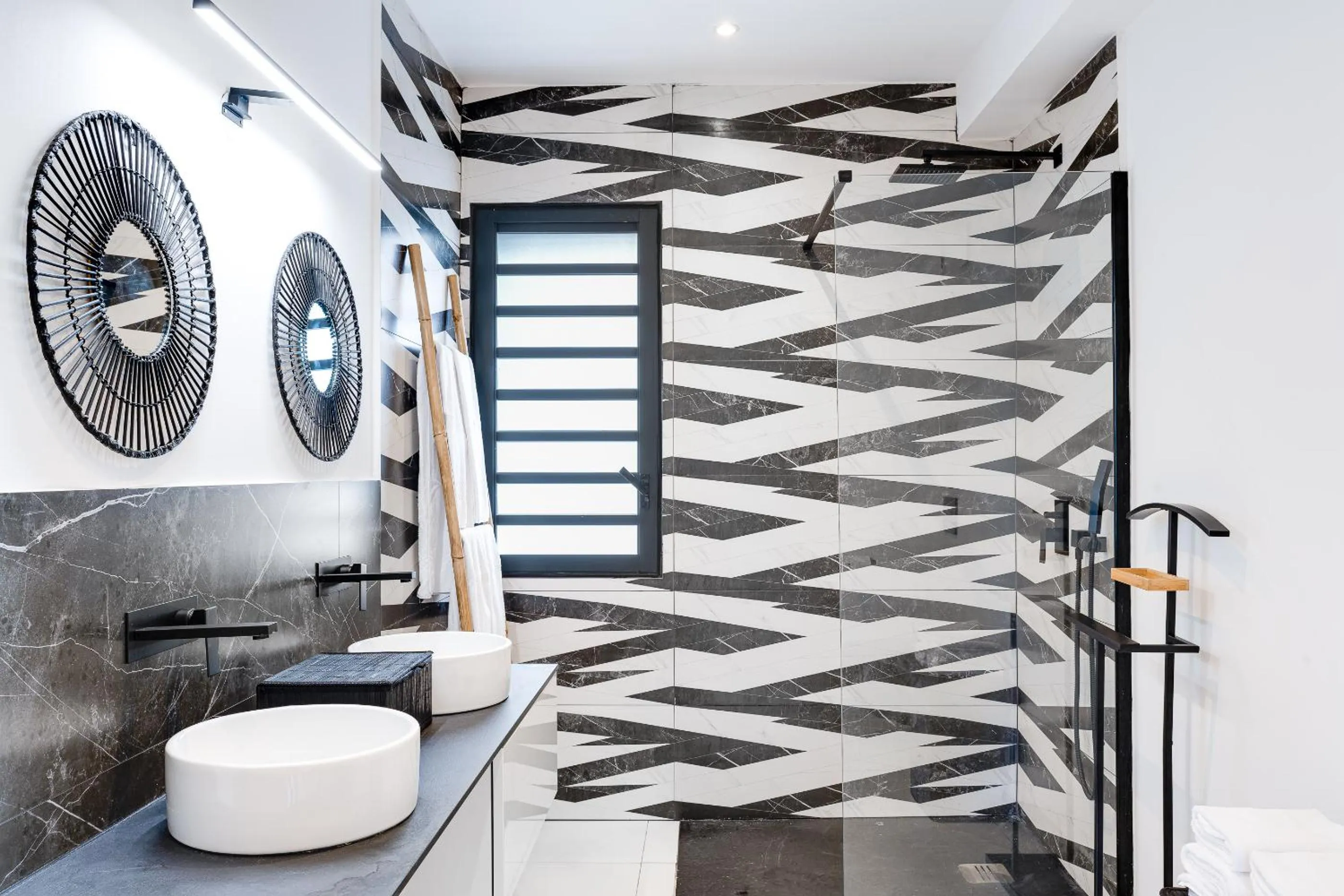 Shower in Le Moma by the ocean