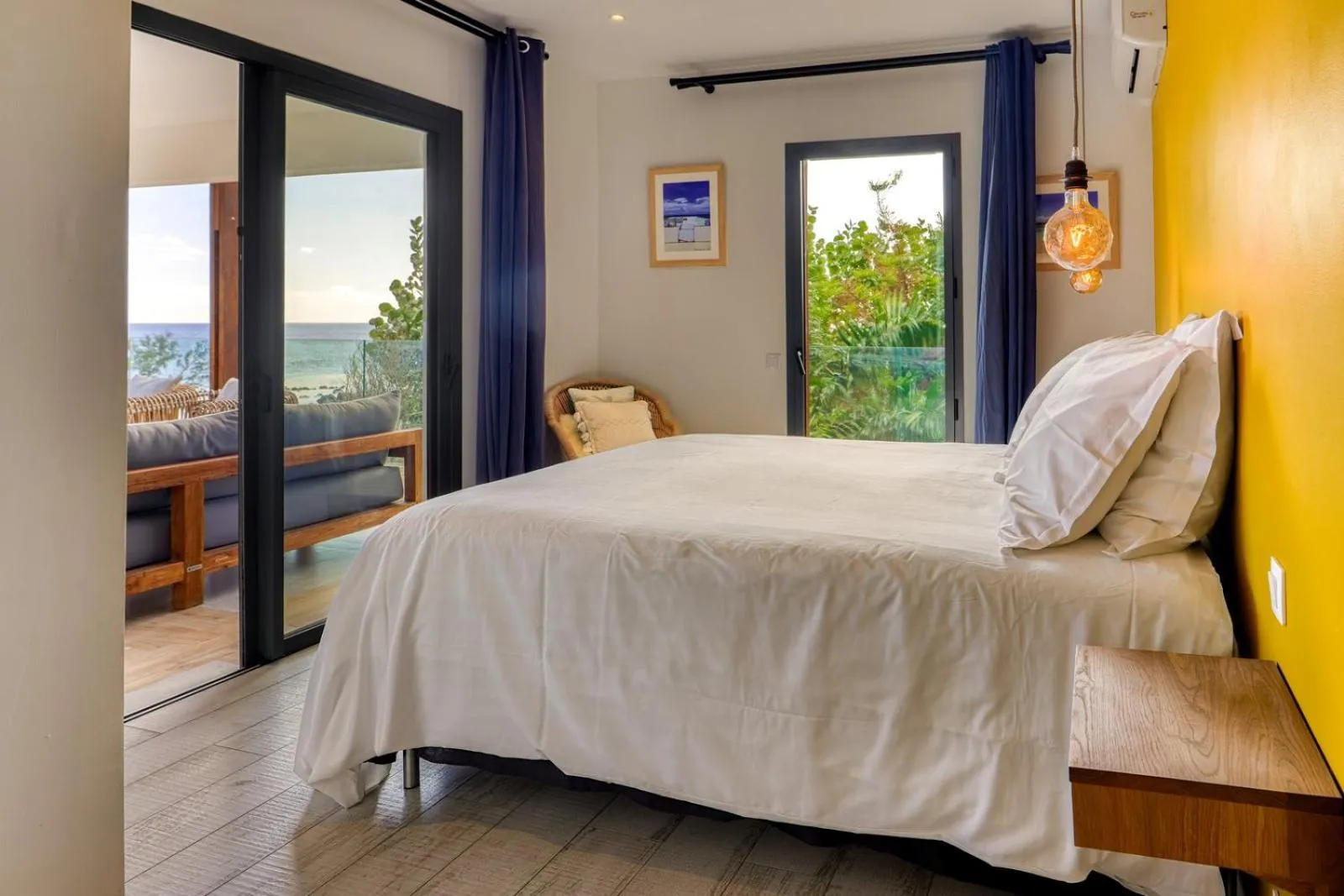 Patio, Bed in Le Moma by the ocean