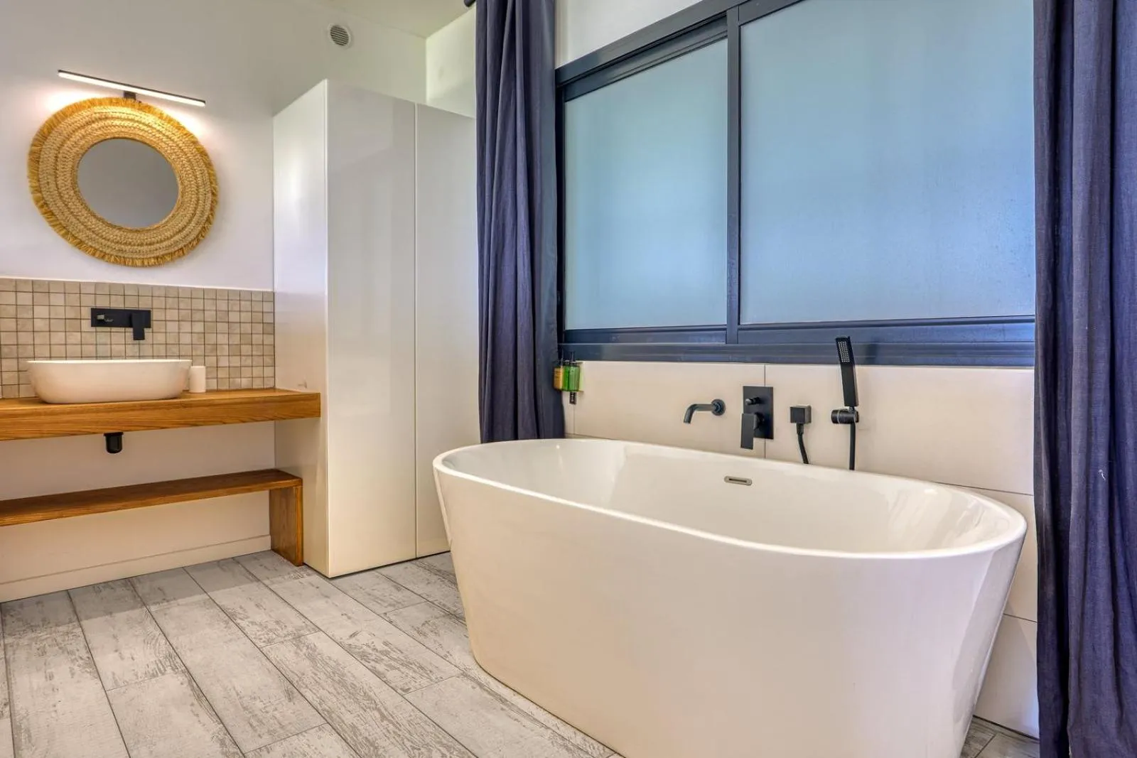 Bathroom in Le Moma by the ocean