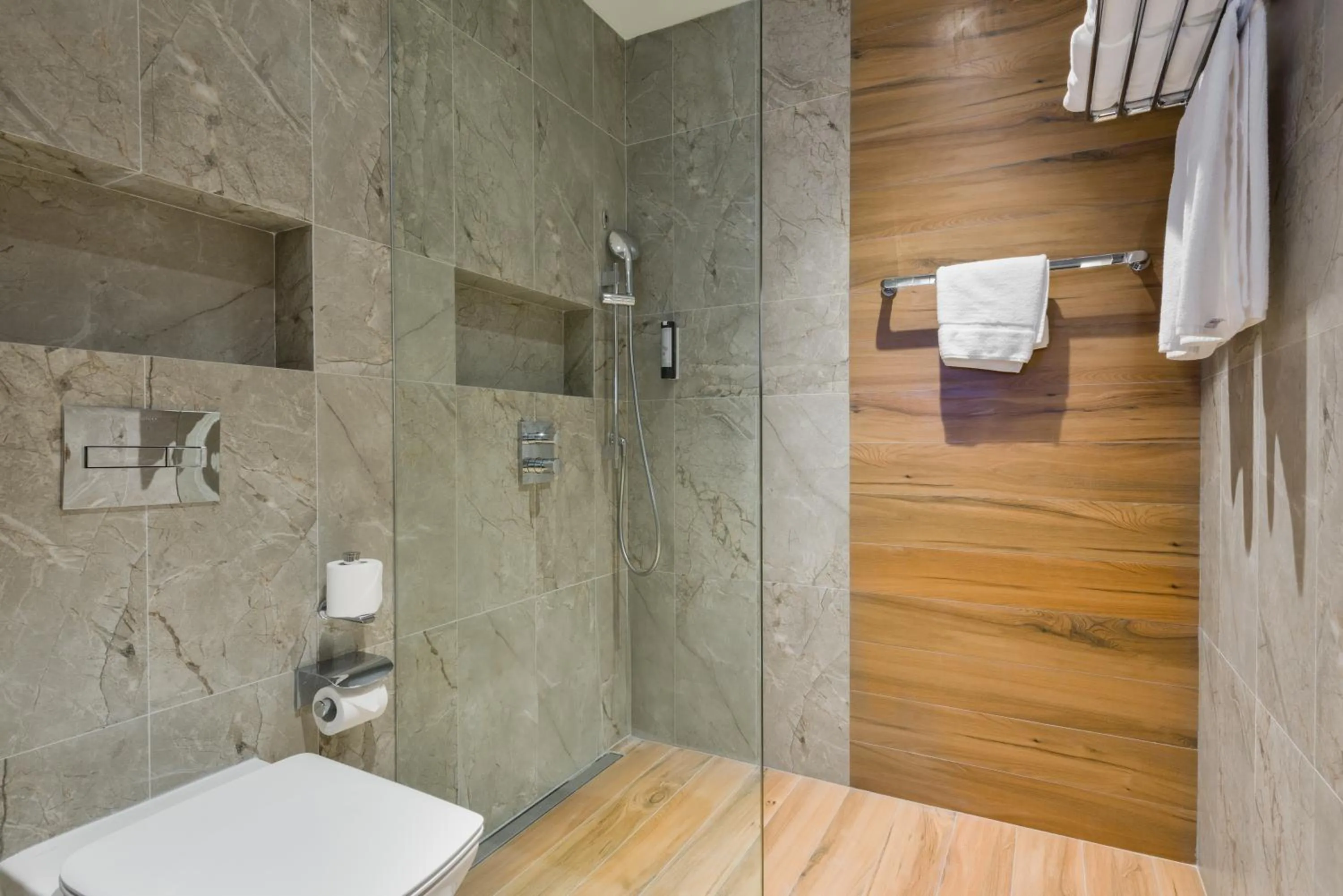 Shower in IntercityHotel Bawshar Muscat