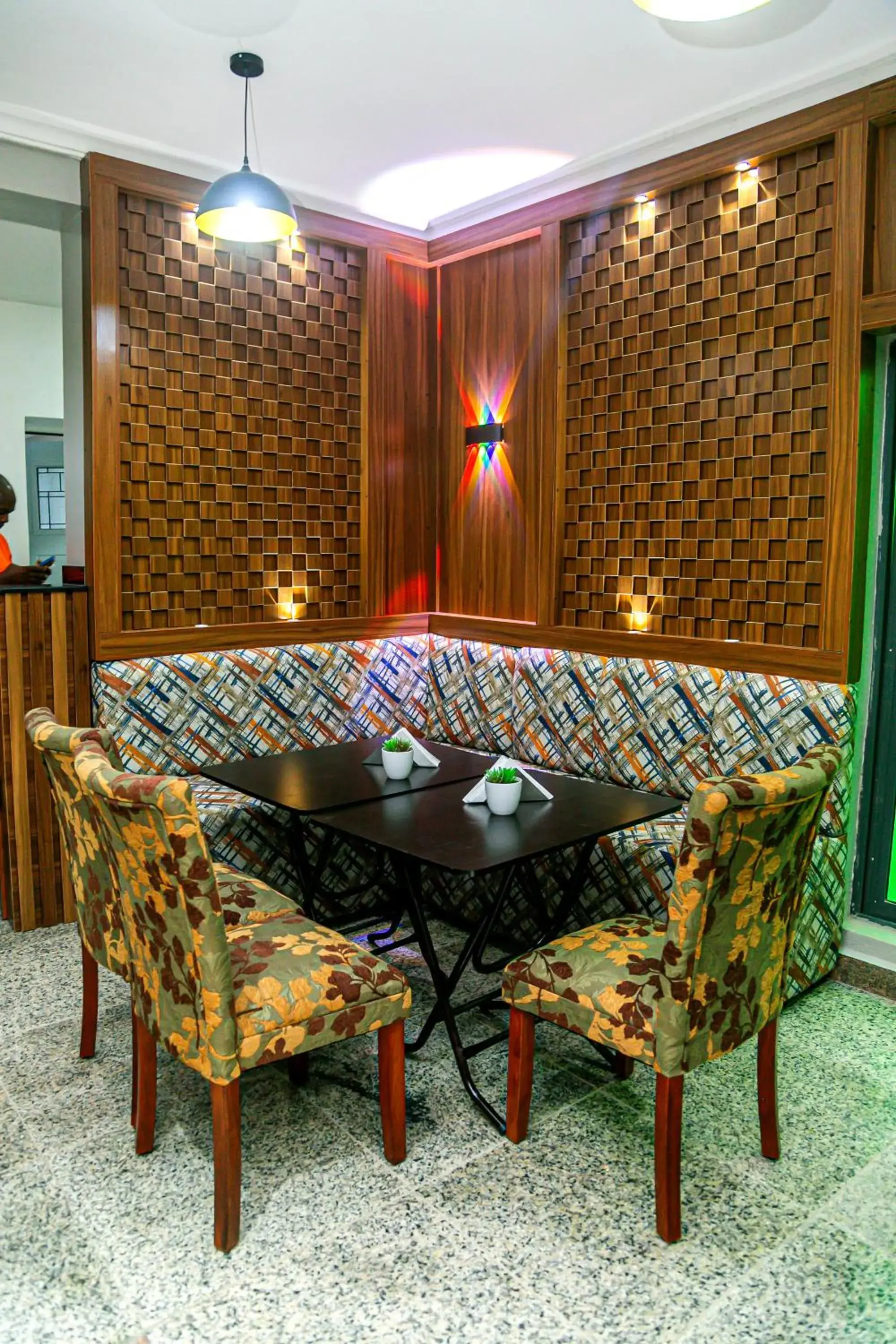 Restaurant/places to eat in Fragrance Apartments and Suites Restaurant/places to eat in Fragrance Apartments and Suites