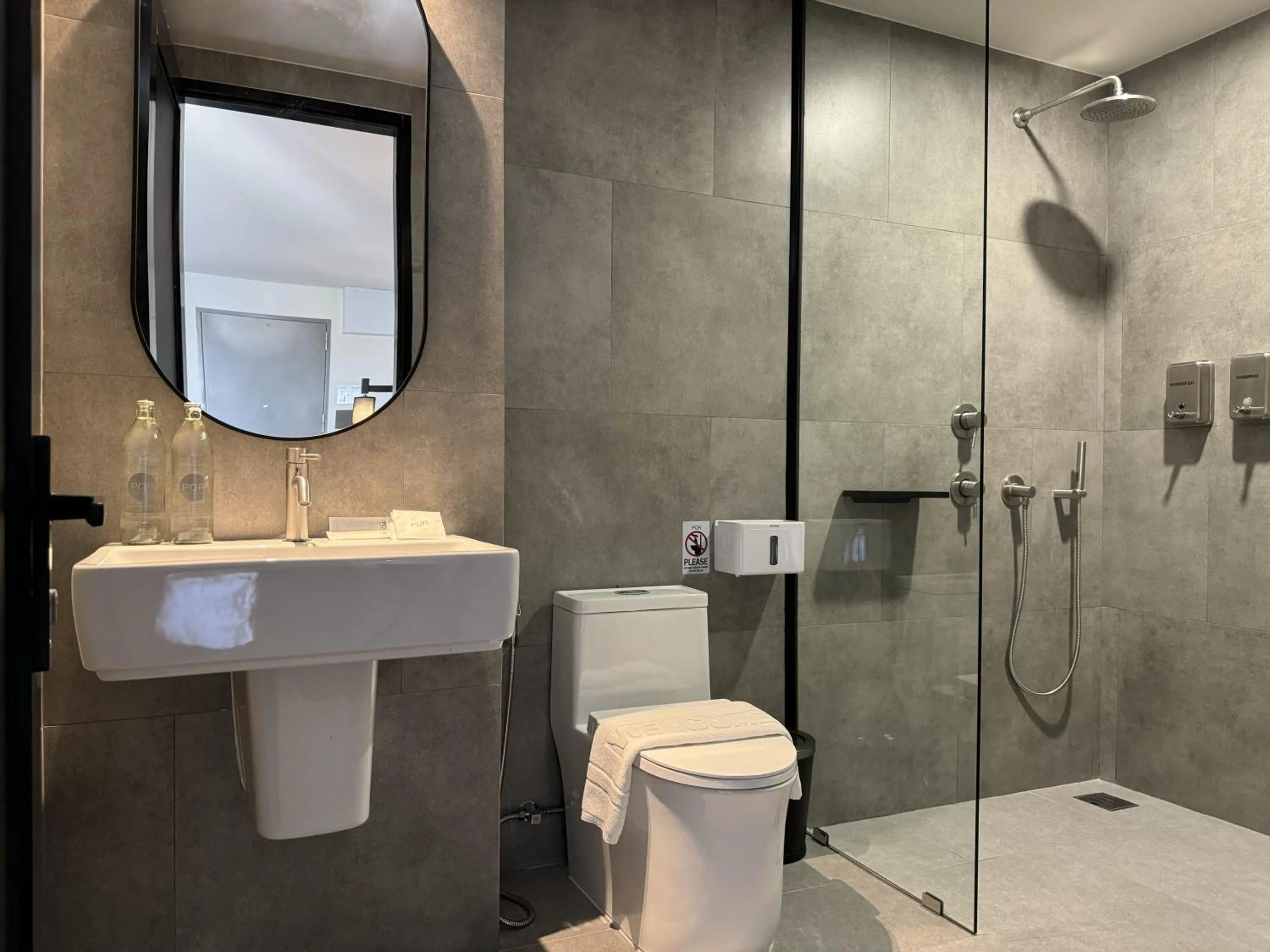 Shower in POR Singharat