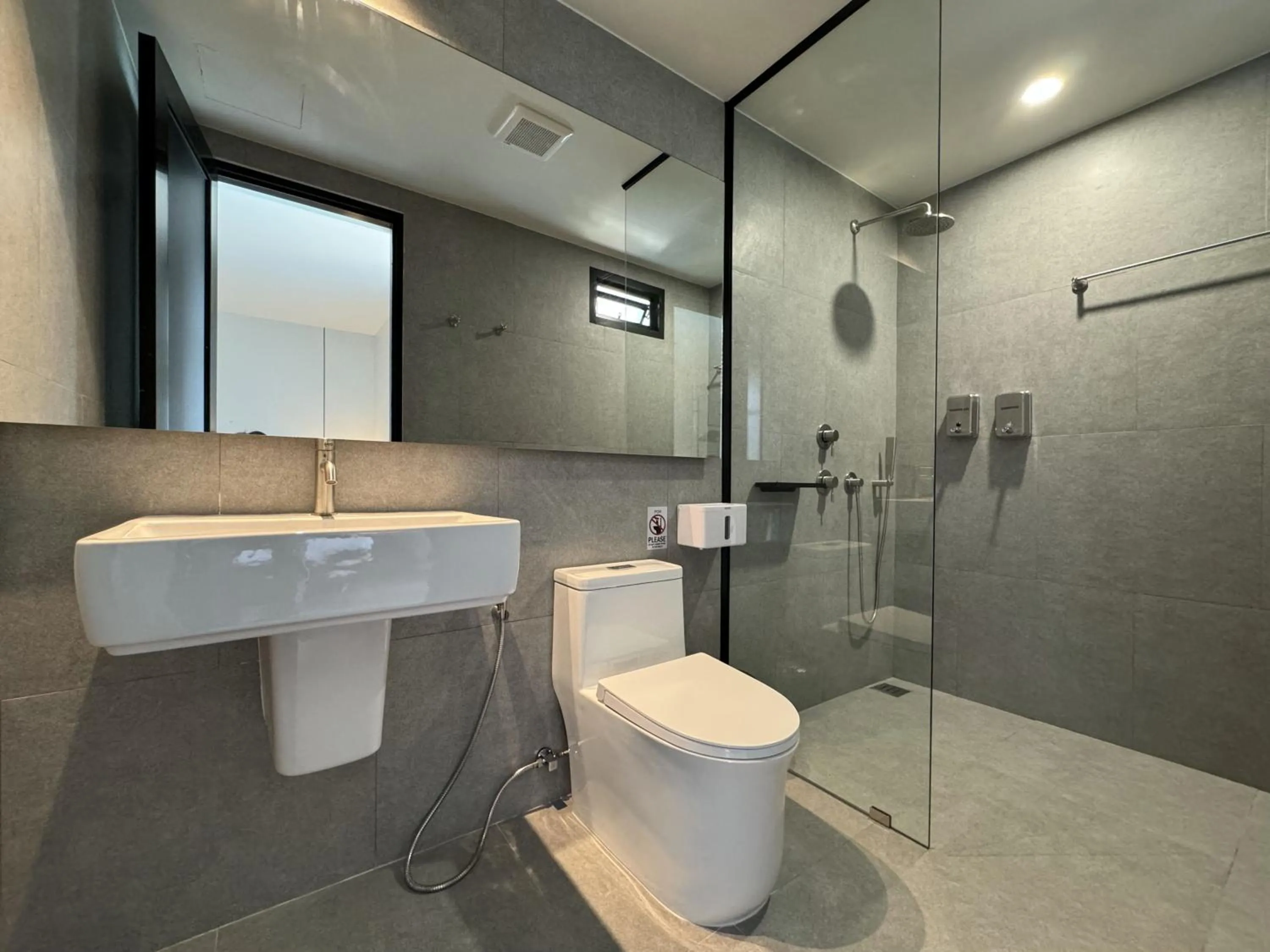 Toilet in POR Singharat