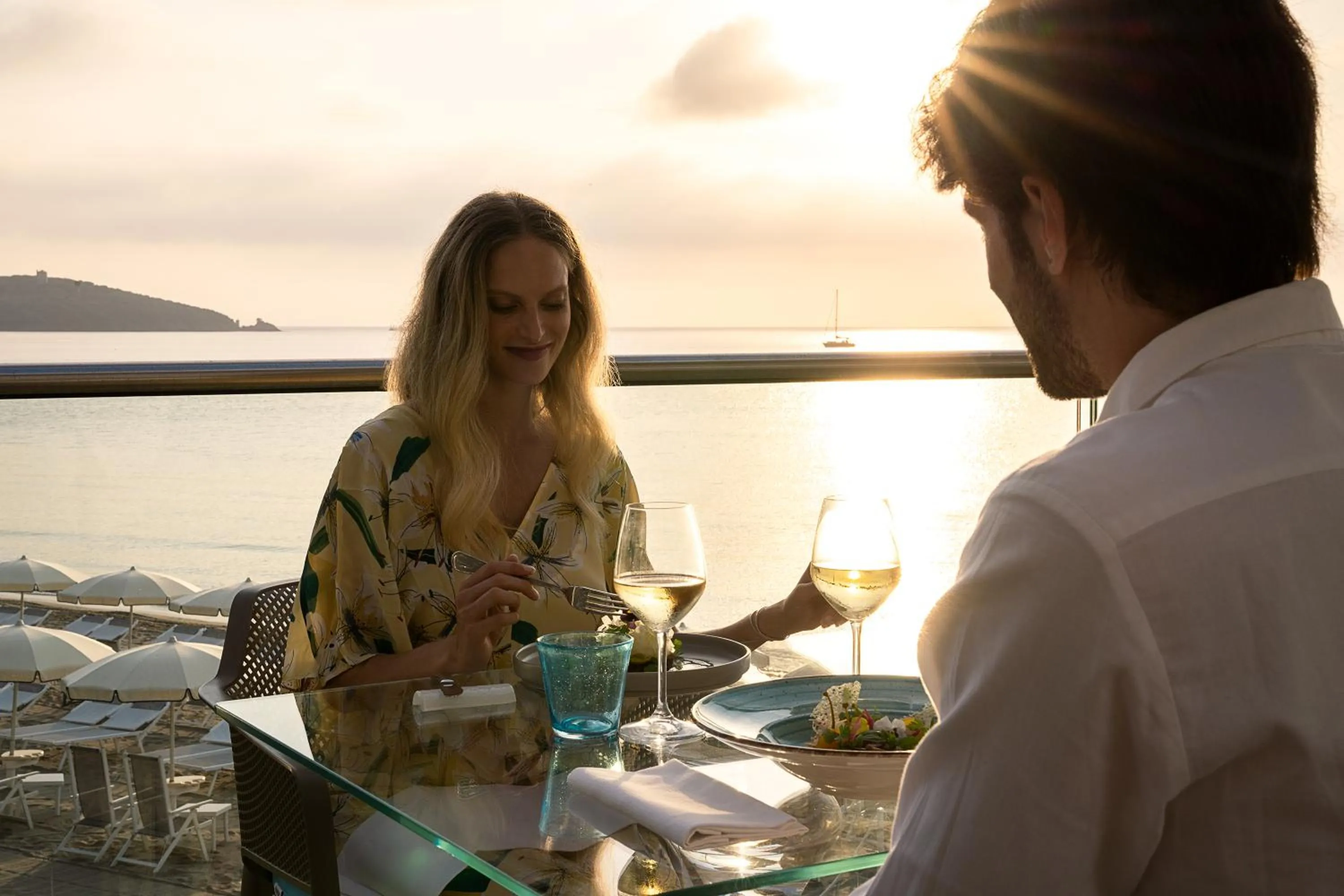 Restaurant/places to eat in Cala Beach Resort