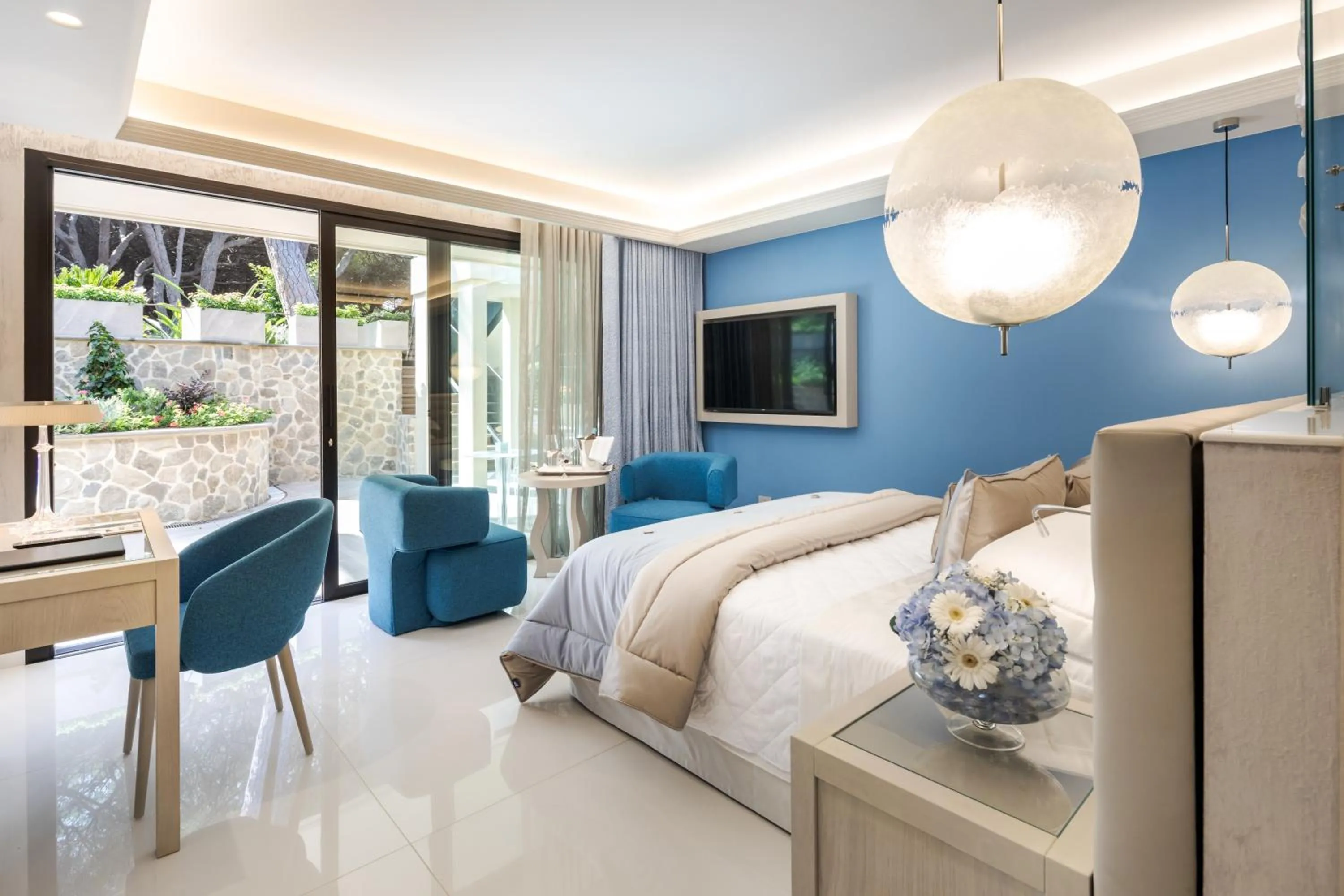 Photo of the whole room in Cala Beach Resort