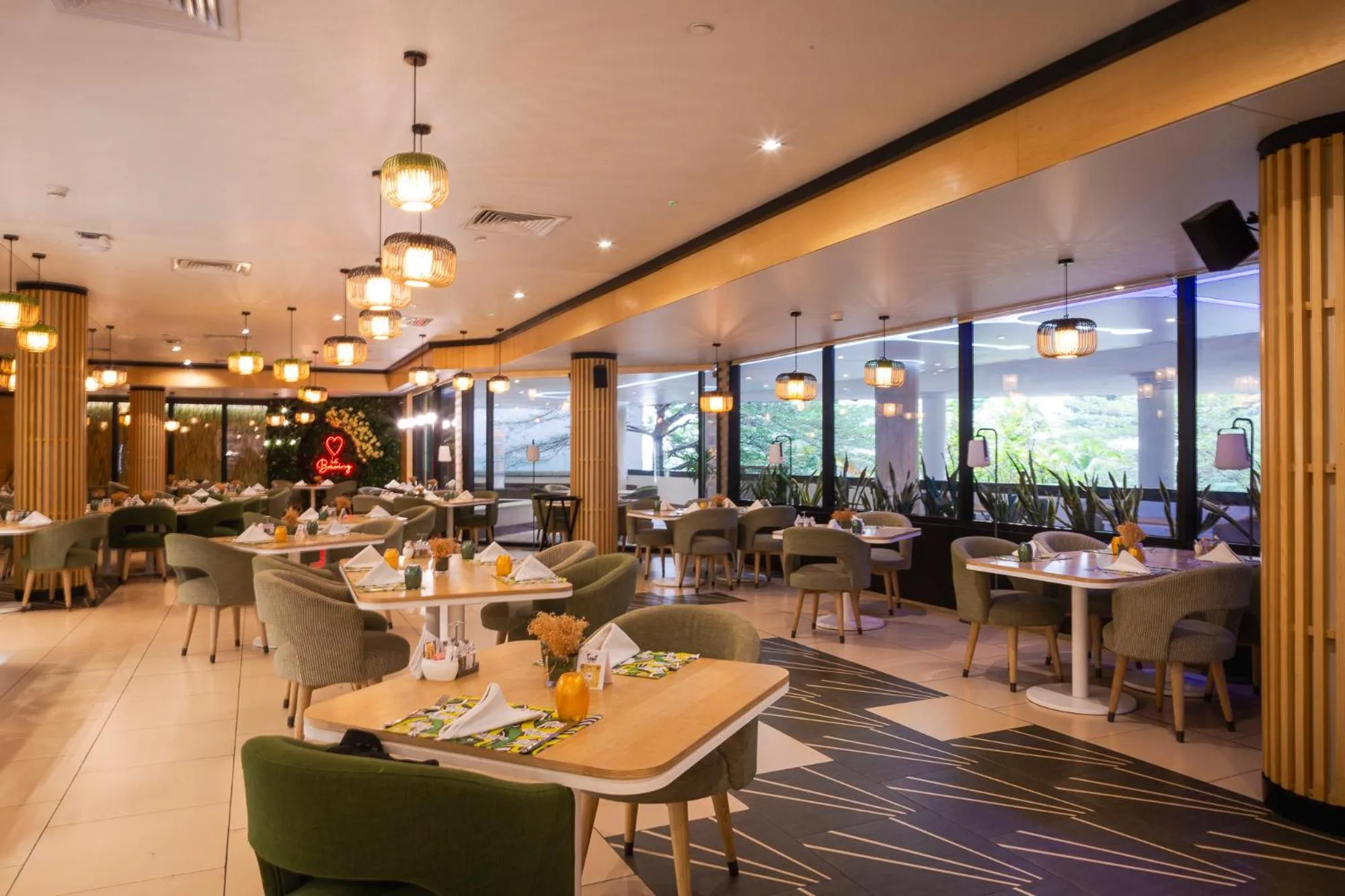 Restaurant/places to eat in Eko Hotel Suites
