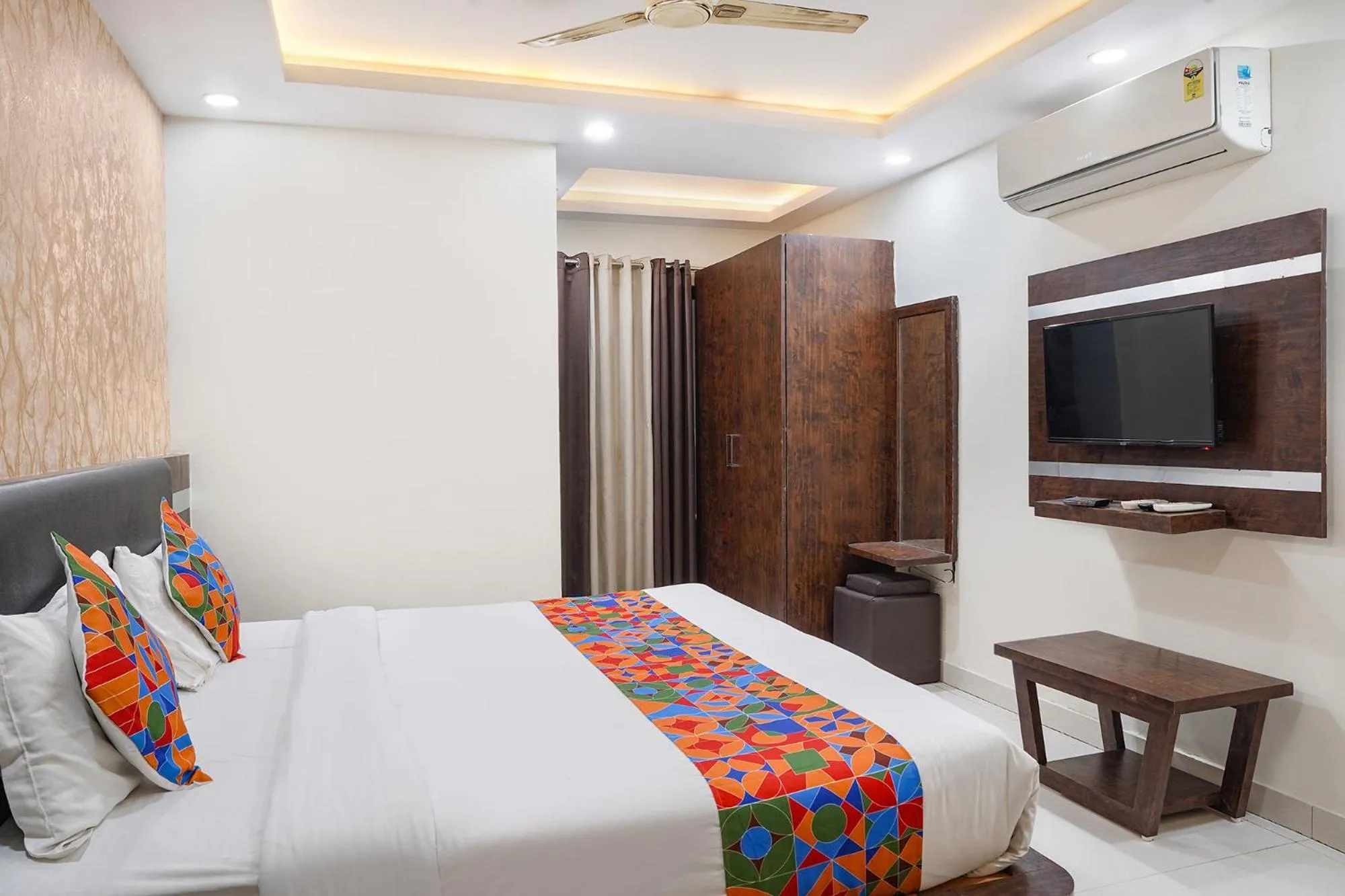 Bed in FabHotel Jalsa DLX