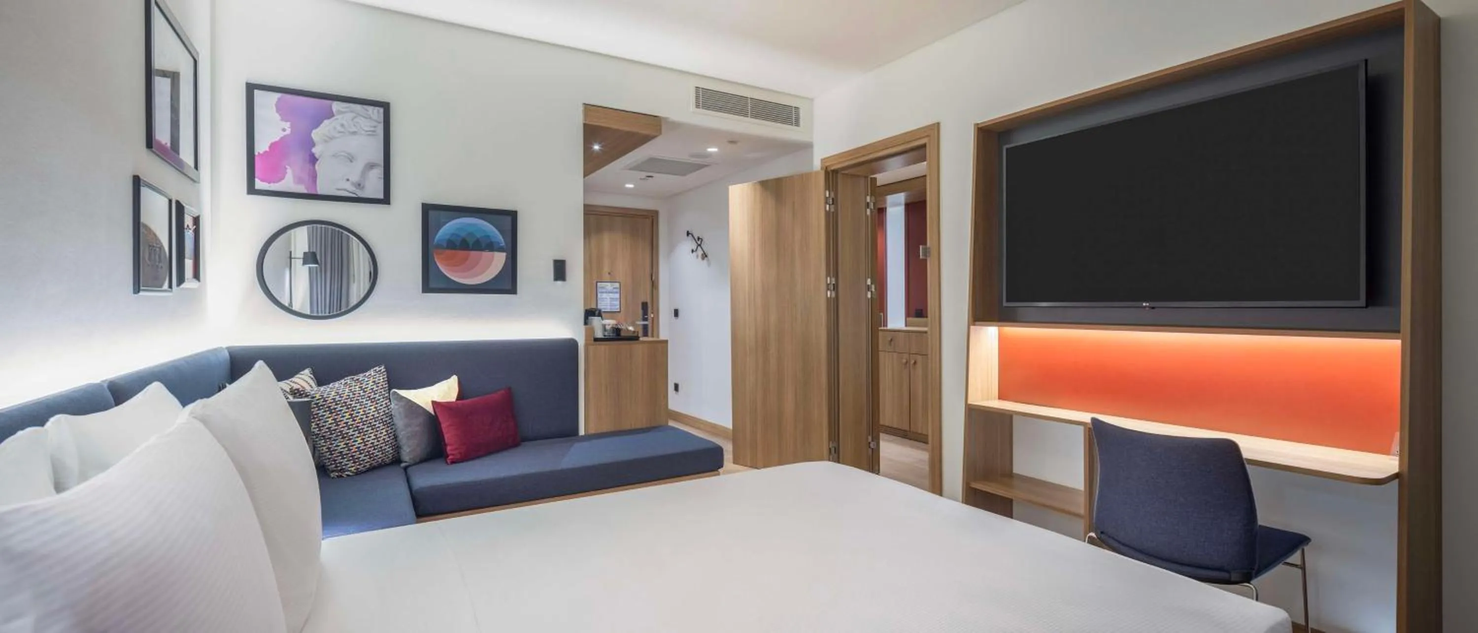 Living room, Bed in Hampton by Hilton Antalya Airport