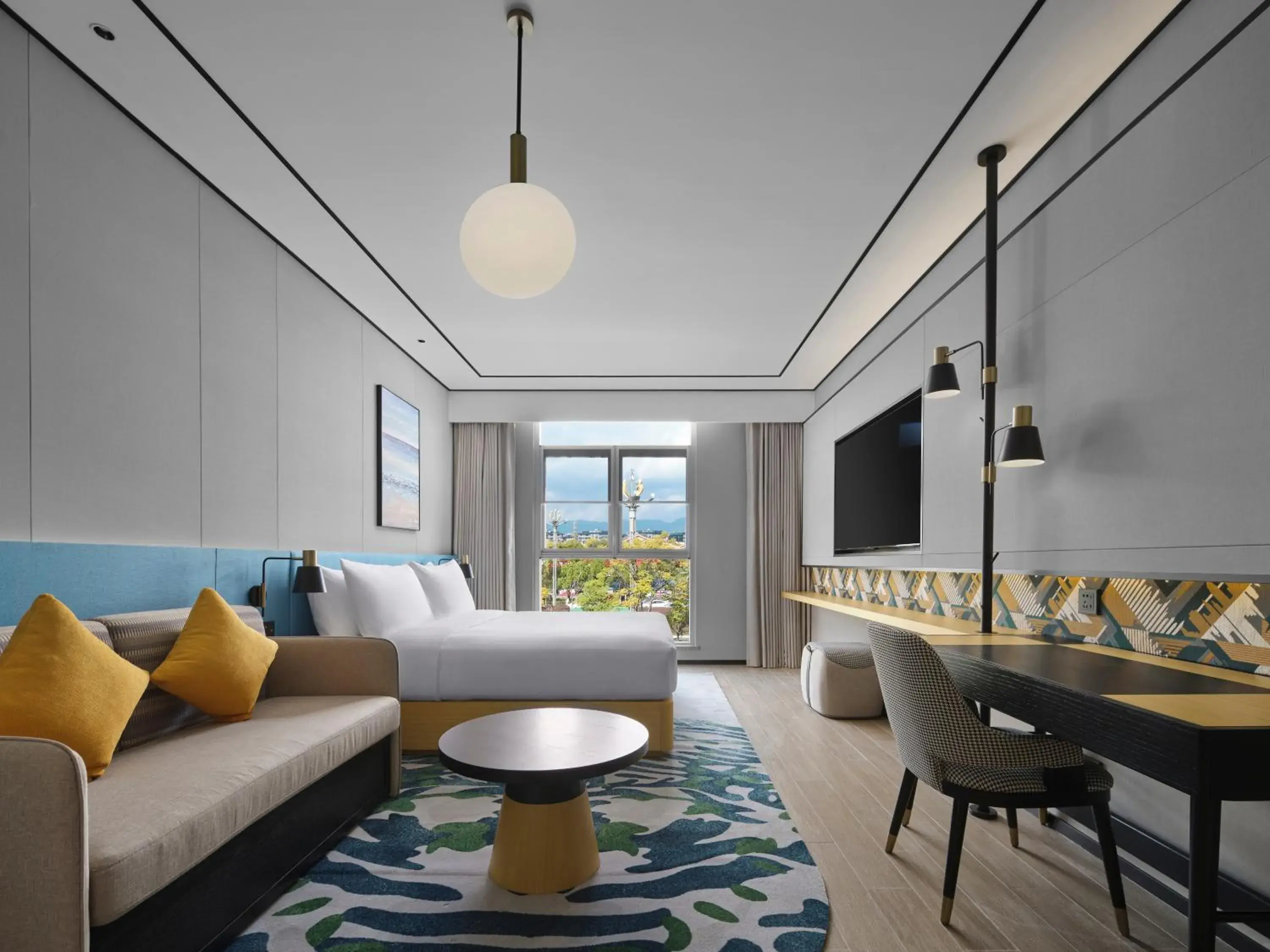 King Room with Mountain View in Hilton Garden Inn Kunming Dianchi King Room with Mountain View in Hilton Garden Inn Kunming Dianchi