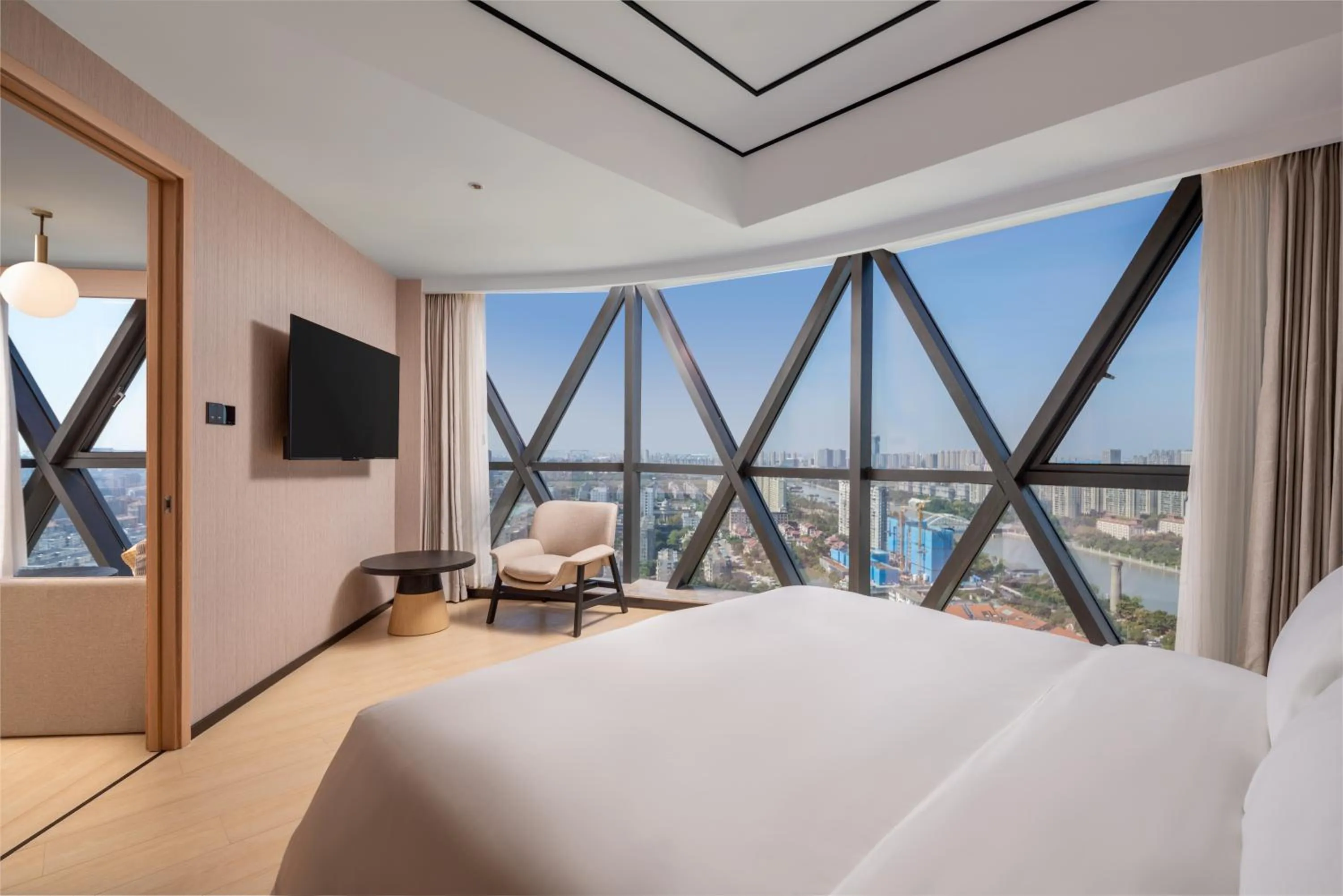 View (from property/room), Bed in Hilton Garden Inn Nantong Haohe Scenic Area