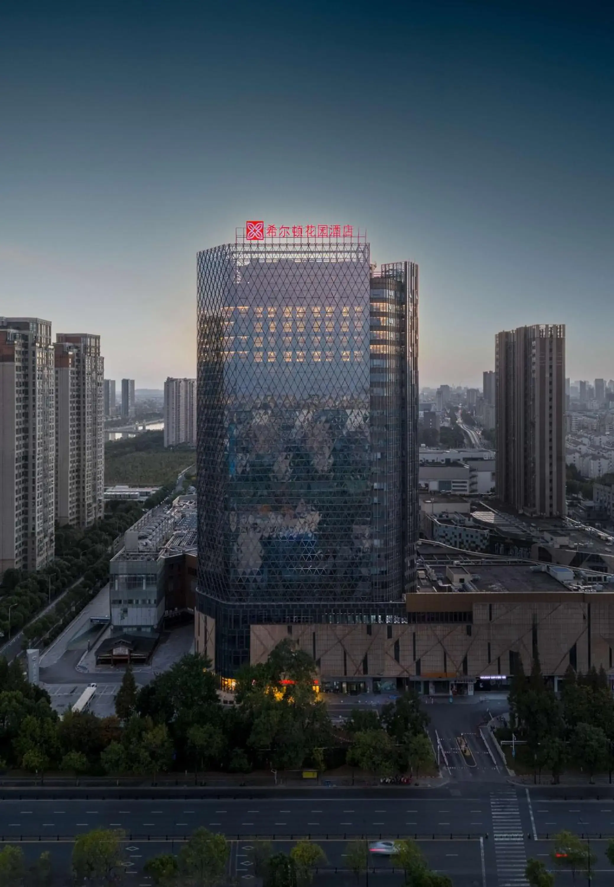 Property building in Hilton Garden Inn Nantong Haohe Scenic Area Property building in Hilton Garden Inn Nantong Haohe Scenic Area