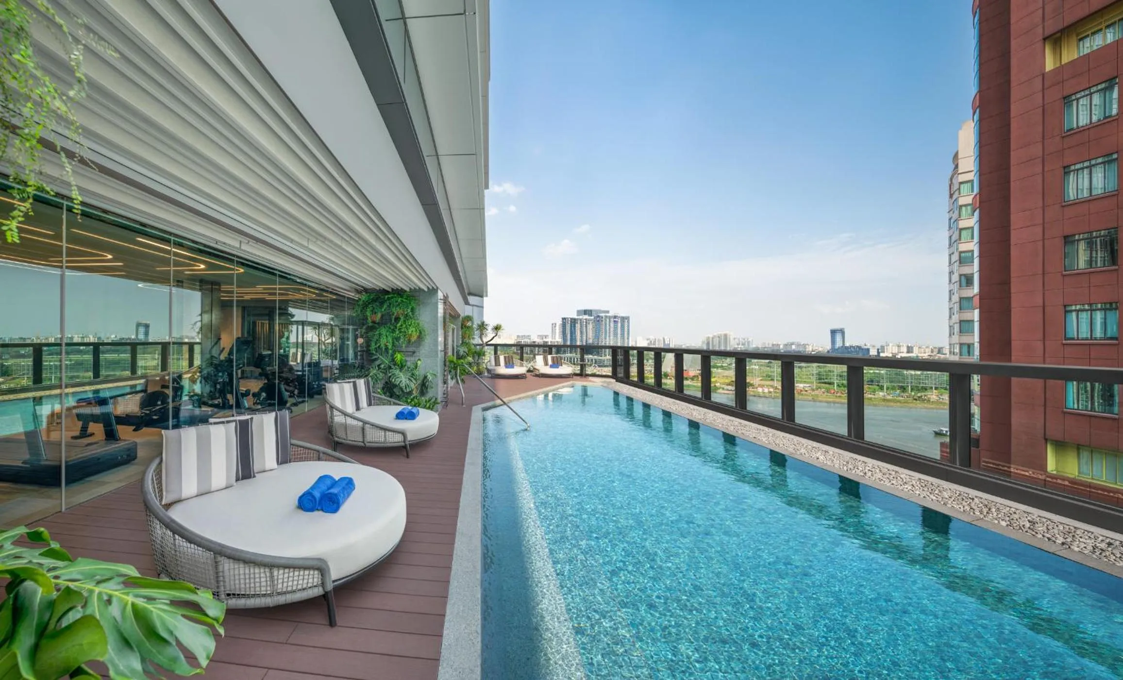 Swimming pool in Hilton Saigon